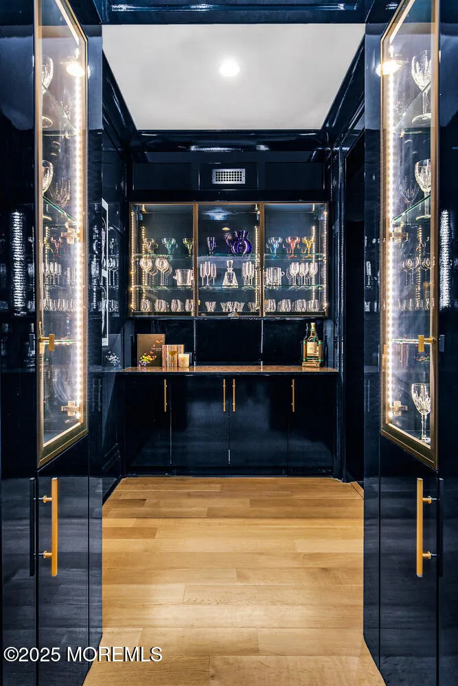 Rumson, New Jersey 07760, United States, 6 Bedrooms Bedrooms, ,6 BathroomsBathrooms,Residential,Active,143155