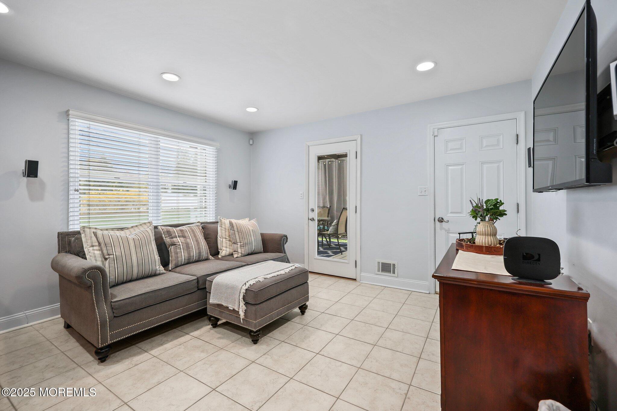 47 Landsdowne Road, East Brunswick, New Jersey image 15