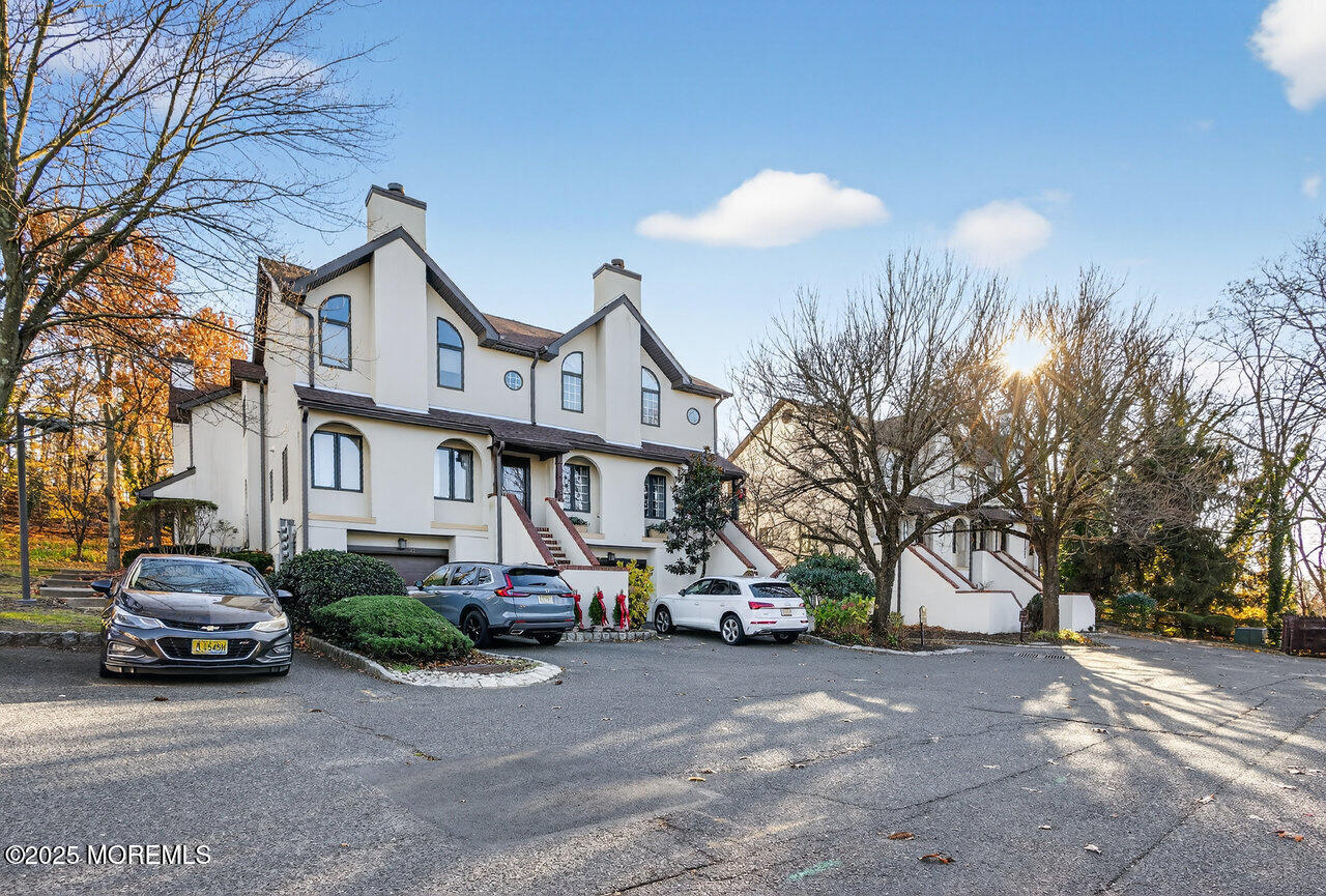 61 Tower Hill Drive 708