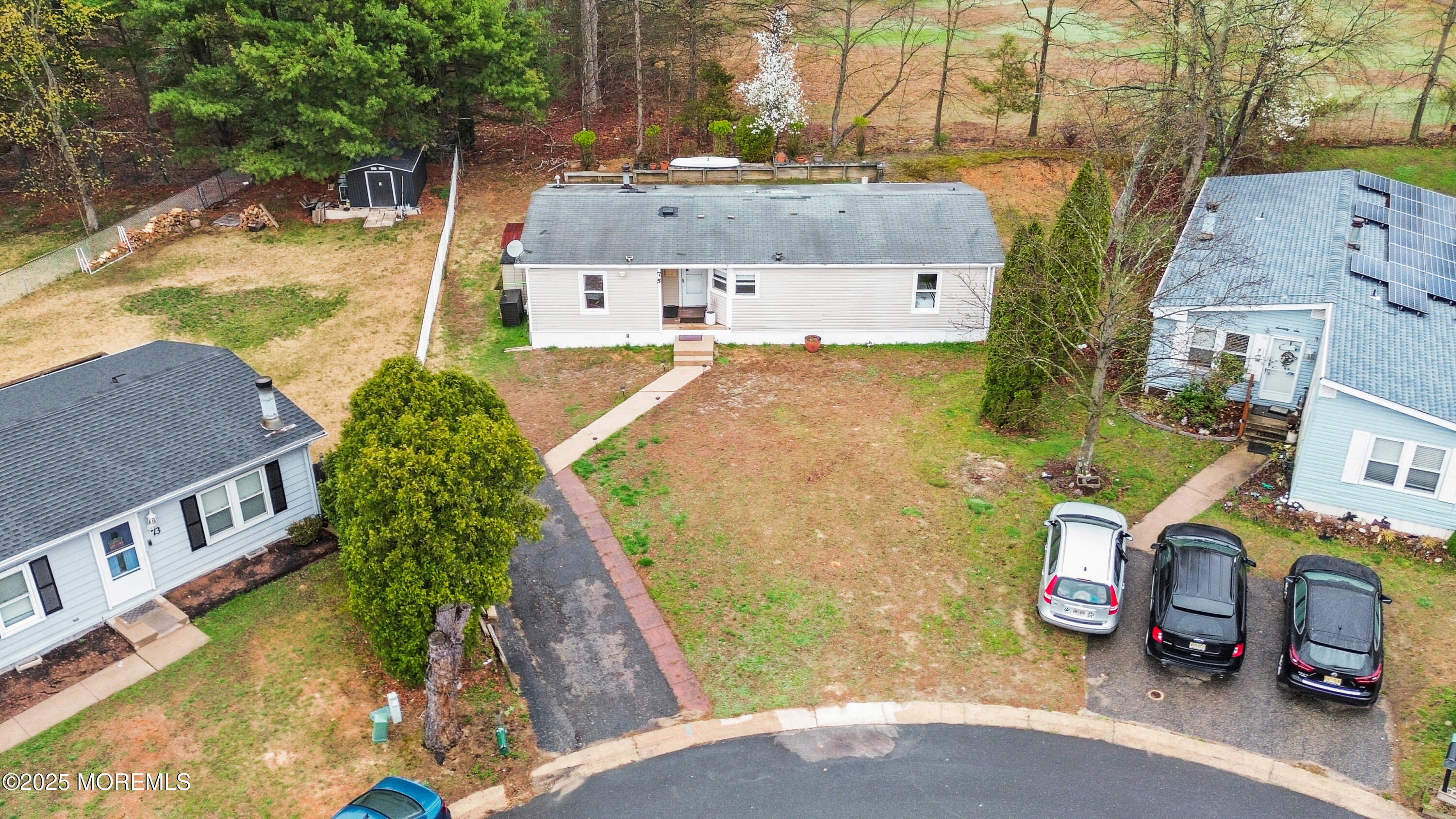 75 Deer Way, Manalapan, New Jersey image 2