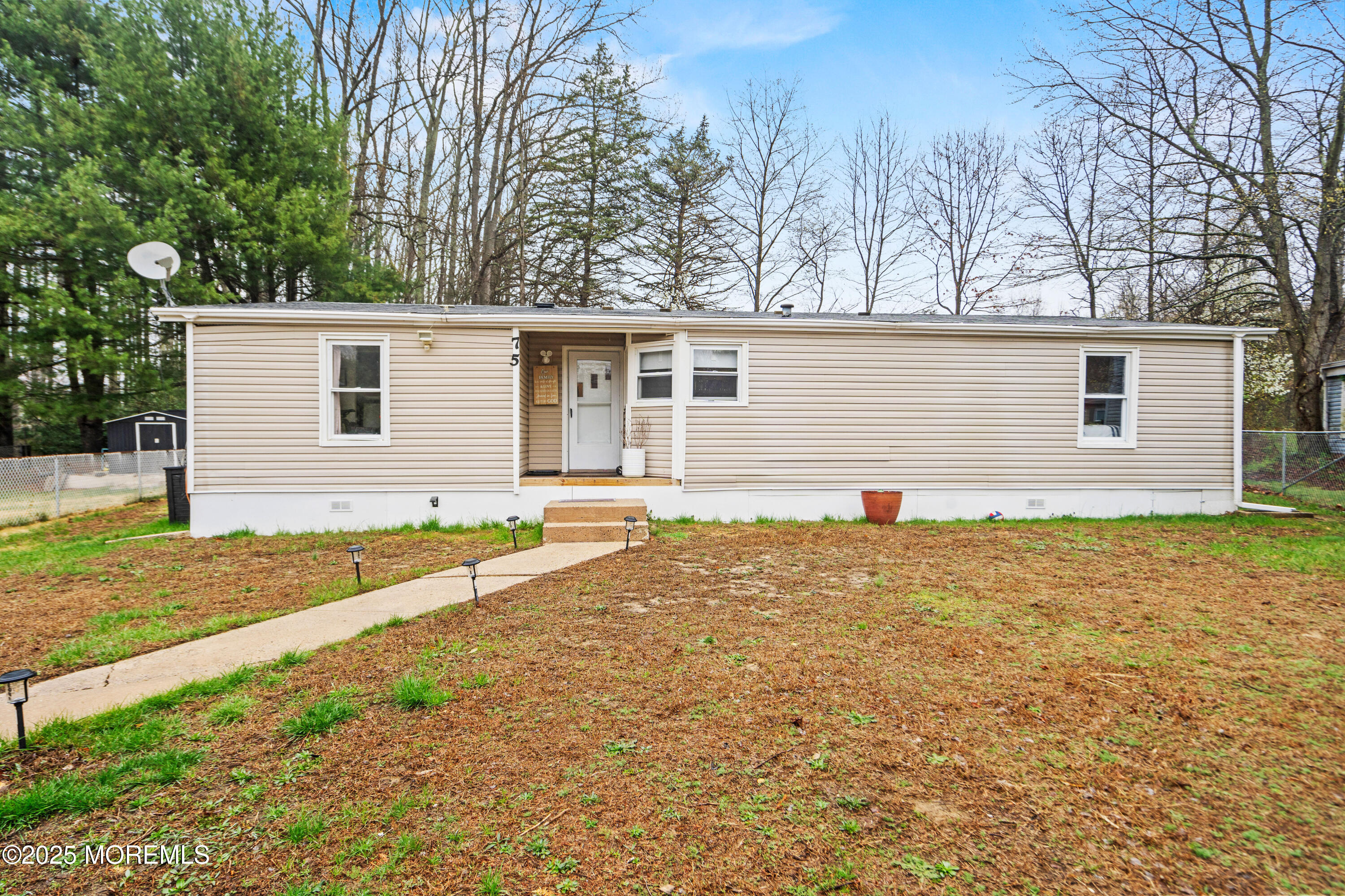 75 Deer Way, Manalapan, New Jersey image 1
