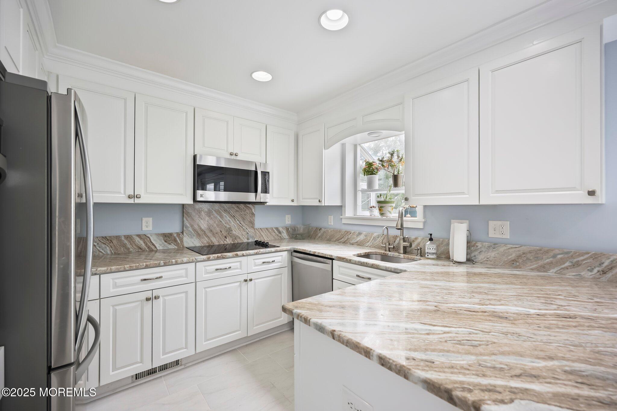 7 Colonial Court, Manalapan, New Jersey image 12