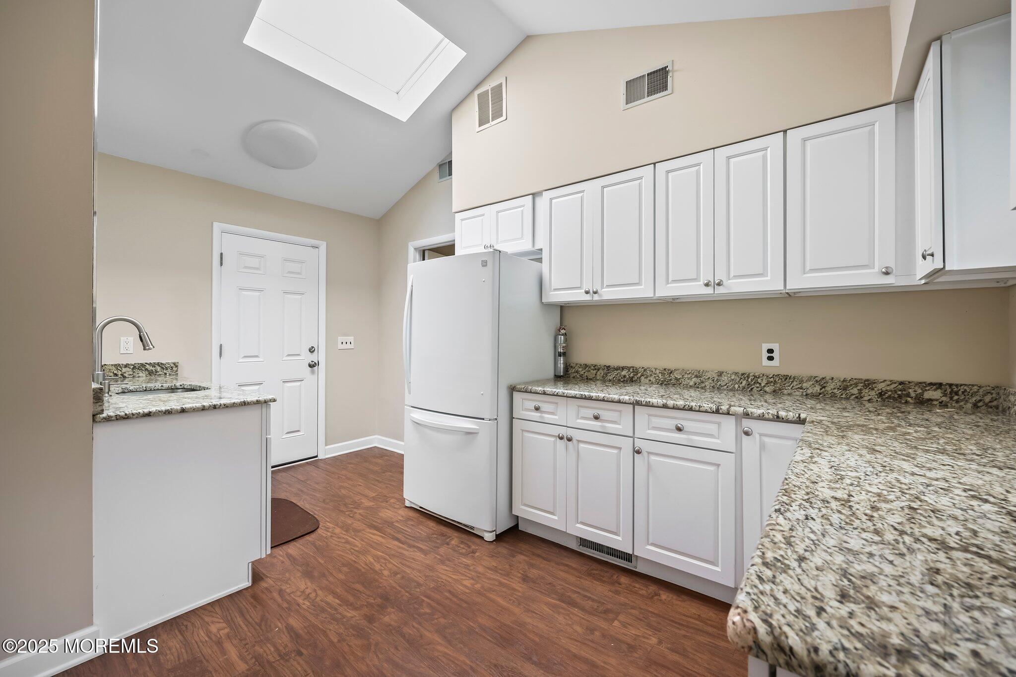 7 Colonial Court, Manalapan, New Jersey image 21