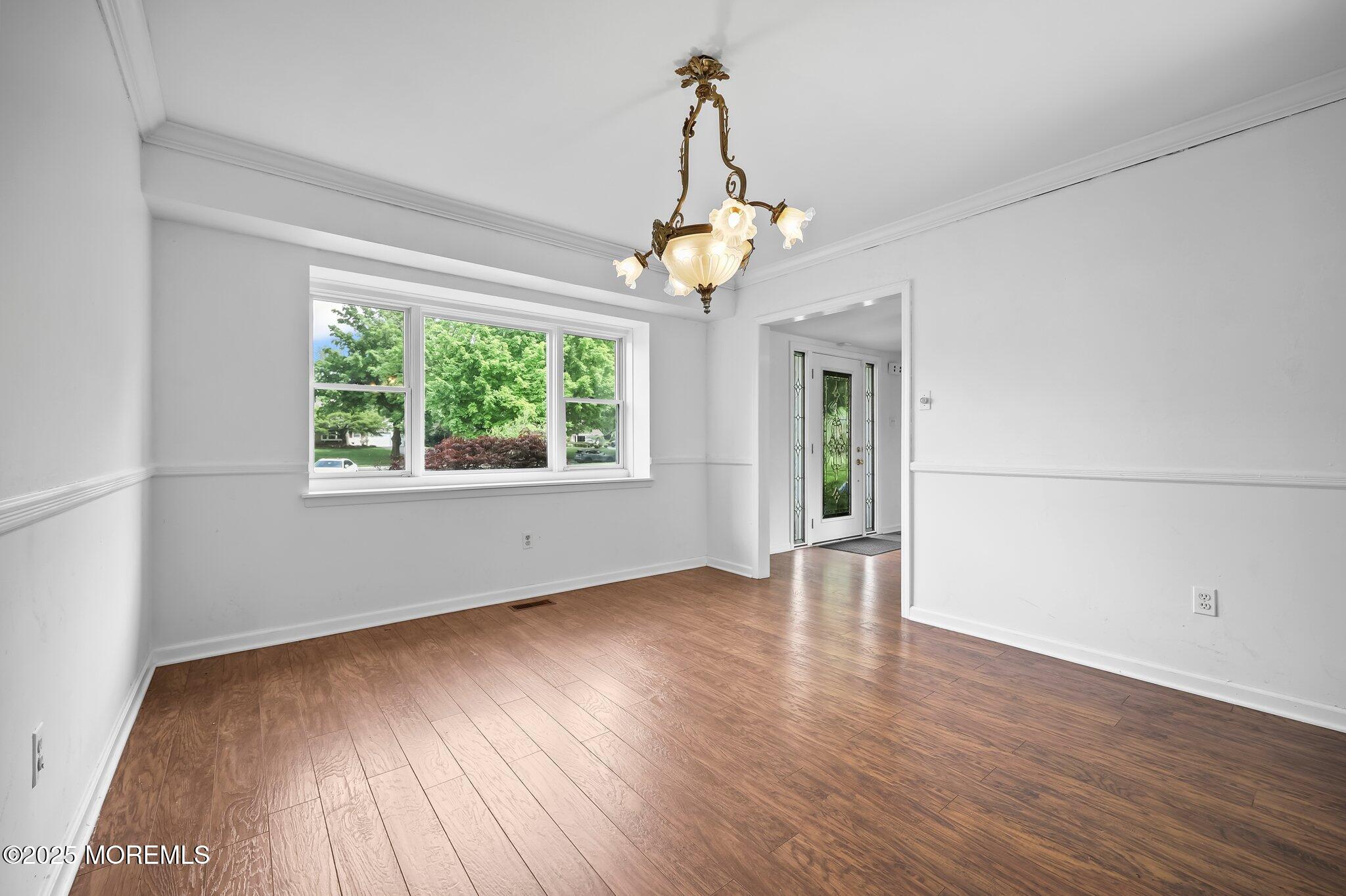 7 Colonial Court, Manalapan, New Jersey image 9