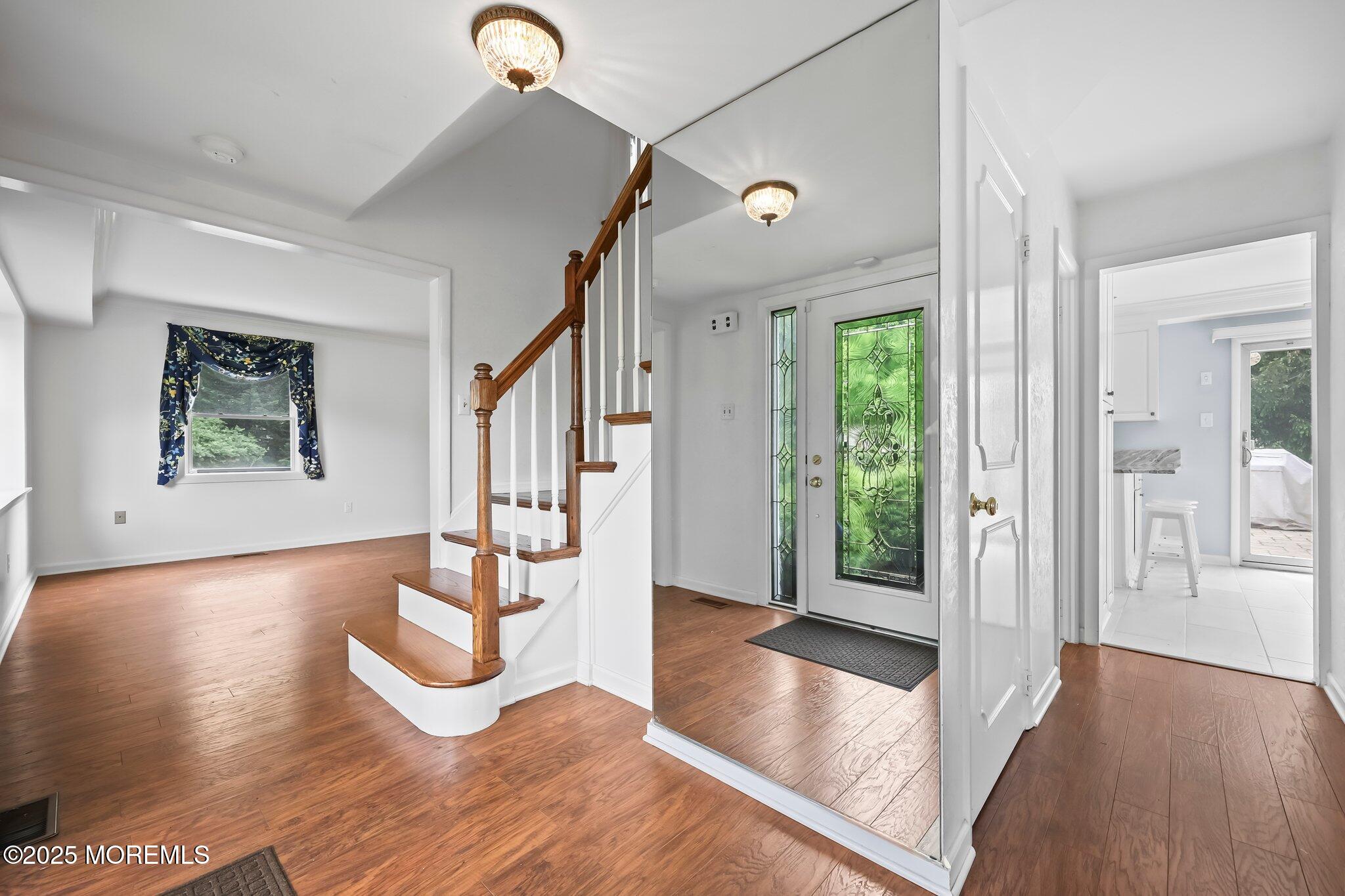 7 Colonial Court