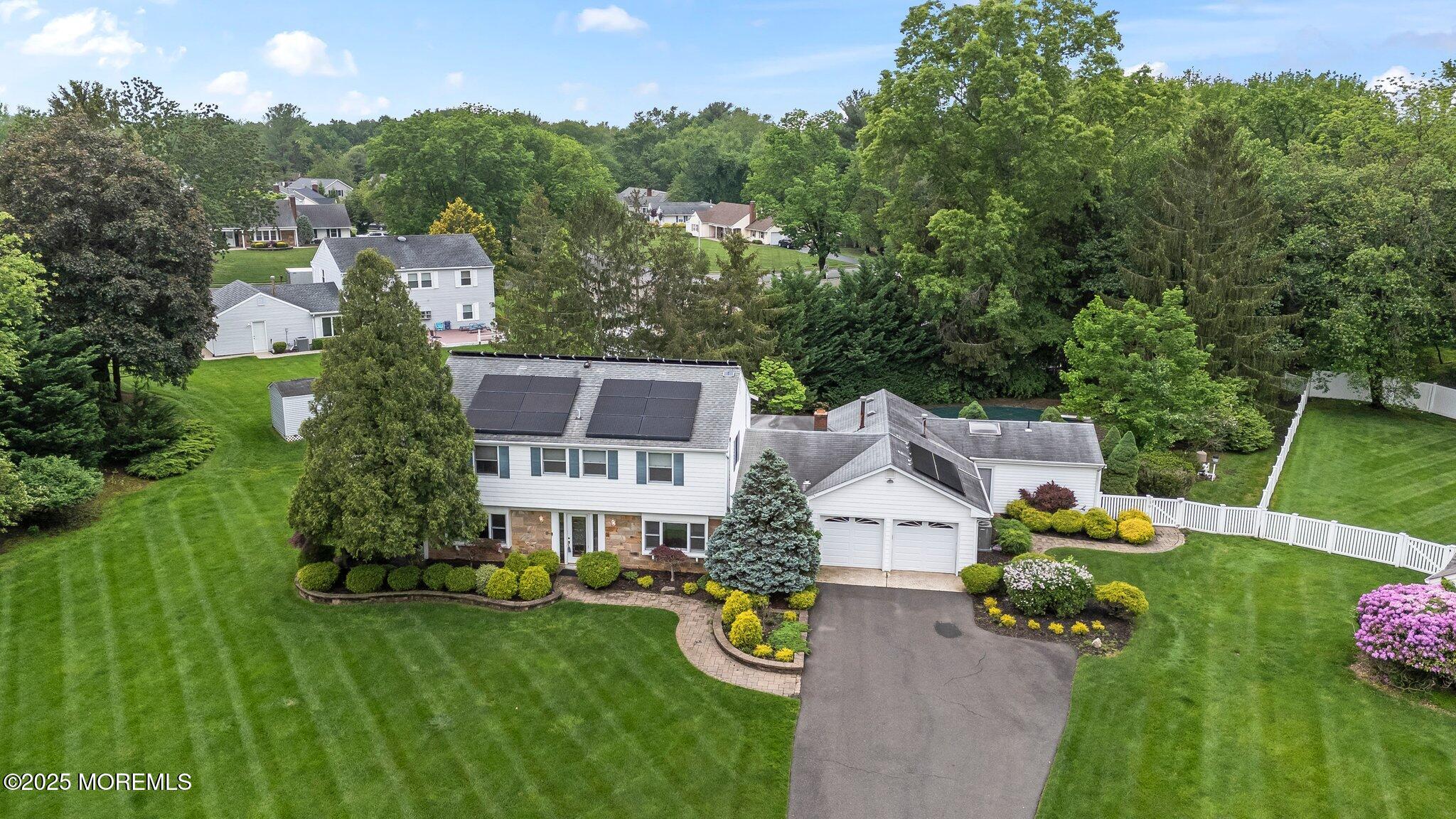 7 Colonial Court