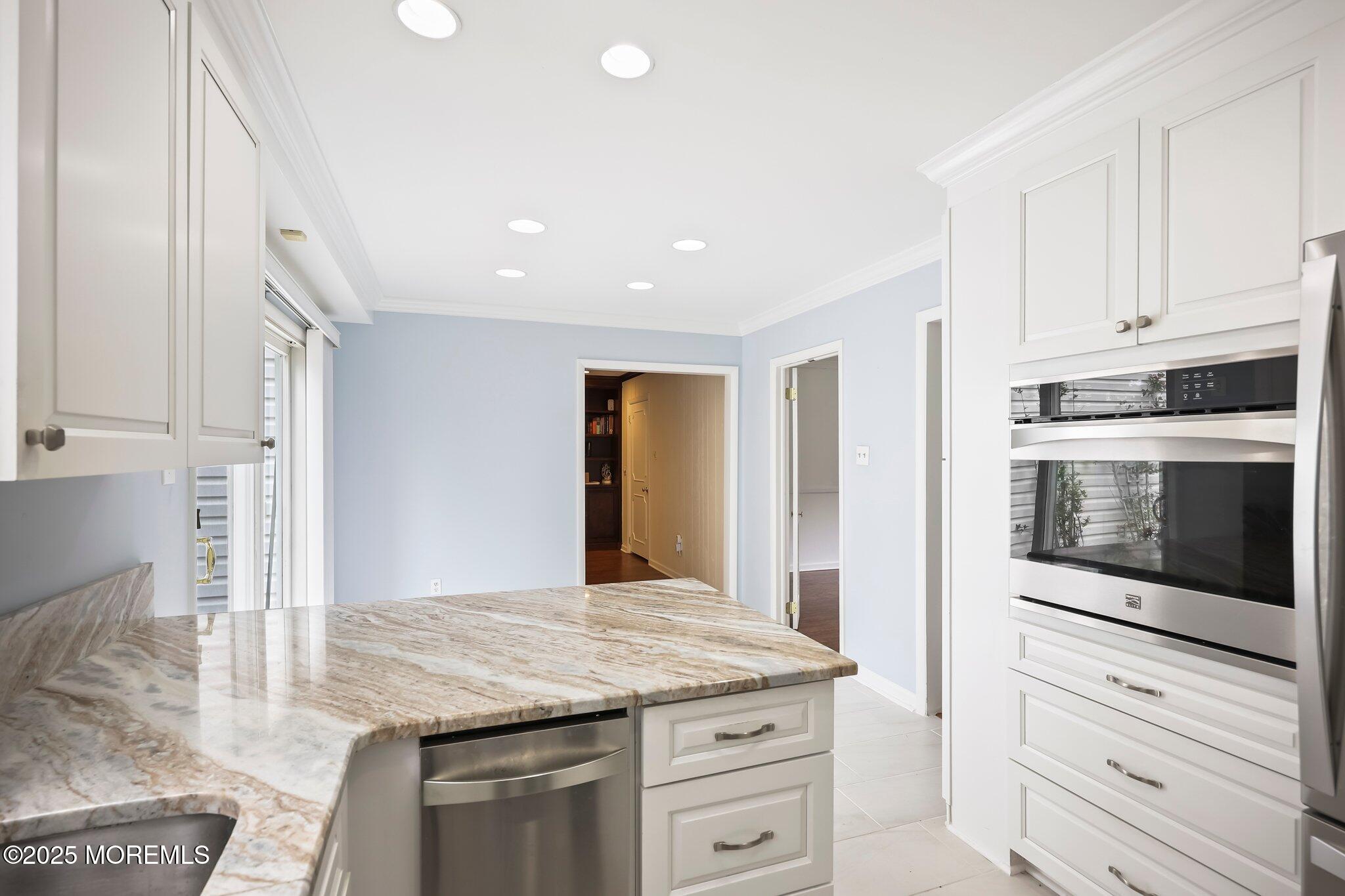 7 Colonial Court, Manalapan, New Jersey image 13