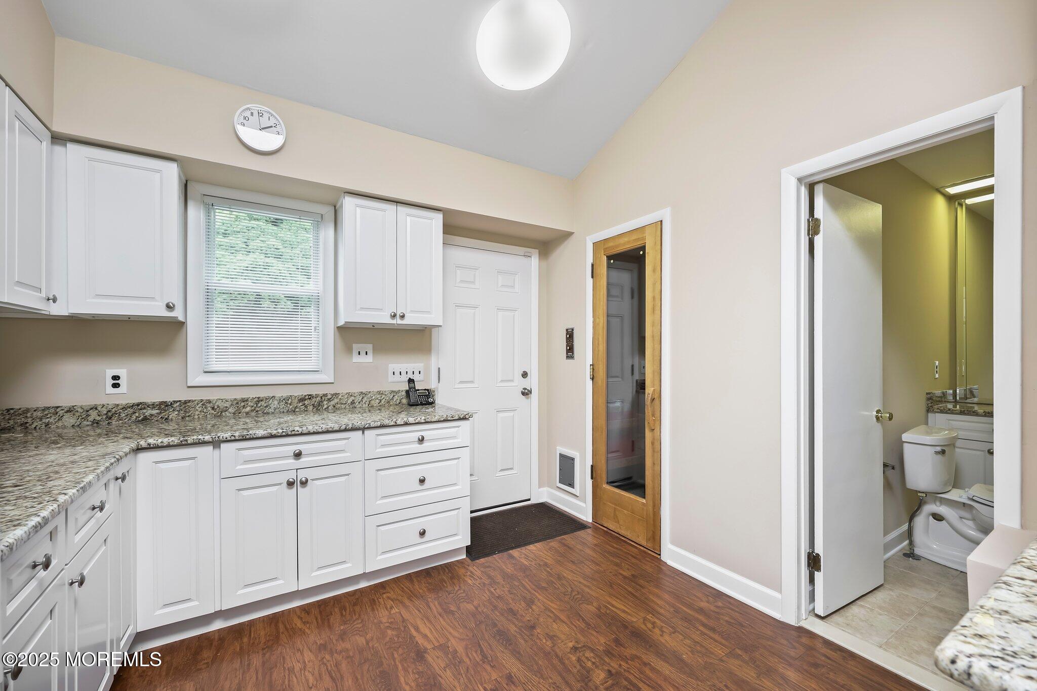 7 Colonial Court, Manalapan, New Jersey image 20