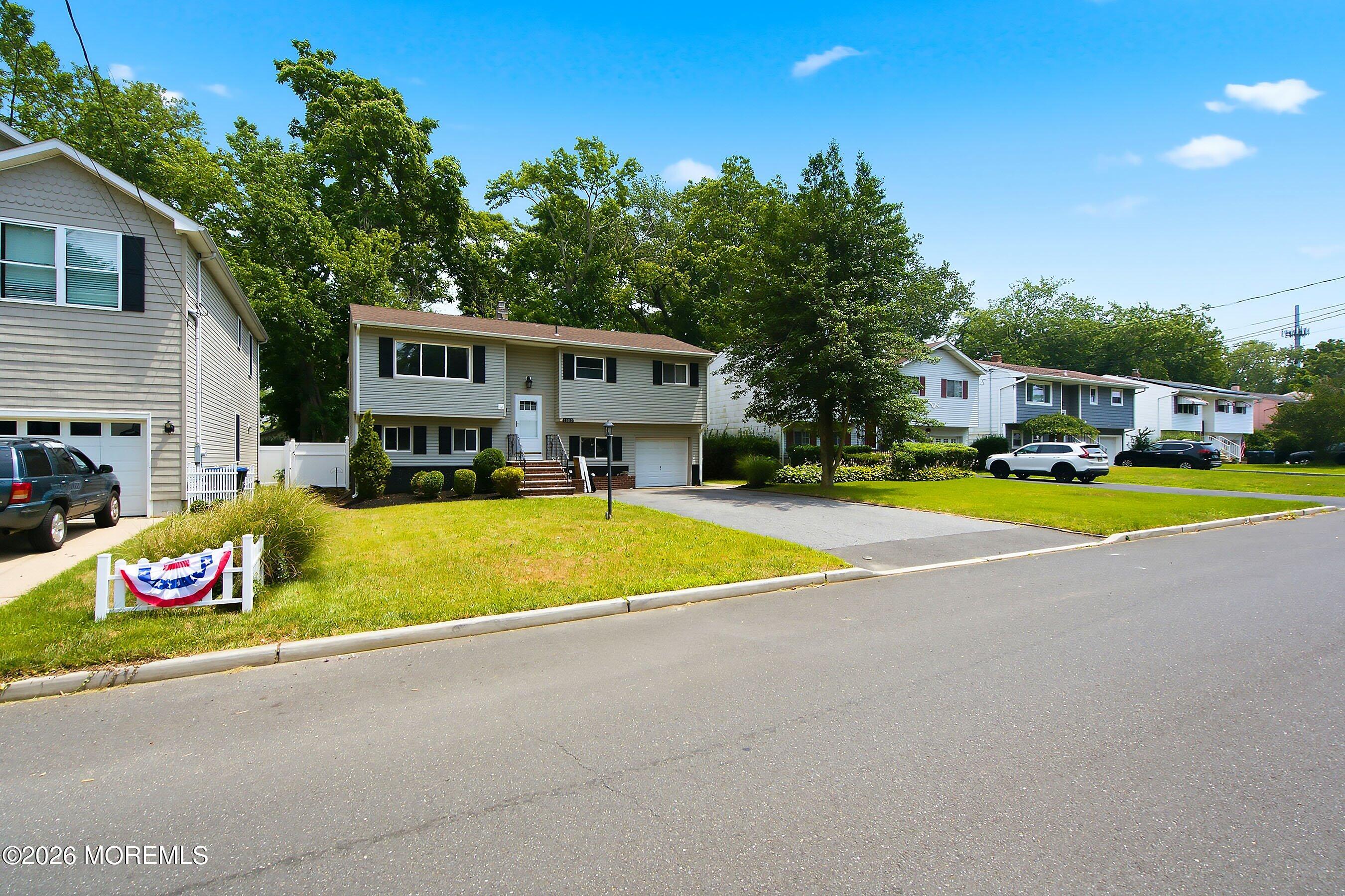 1608 Oakwood Road