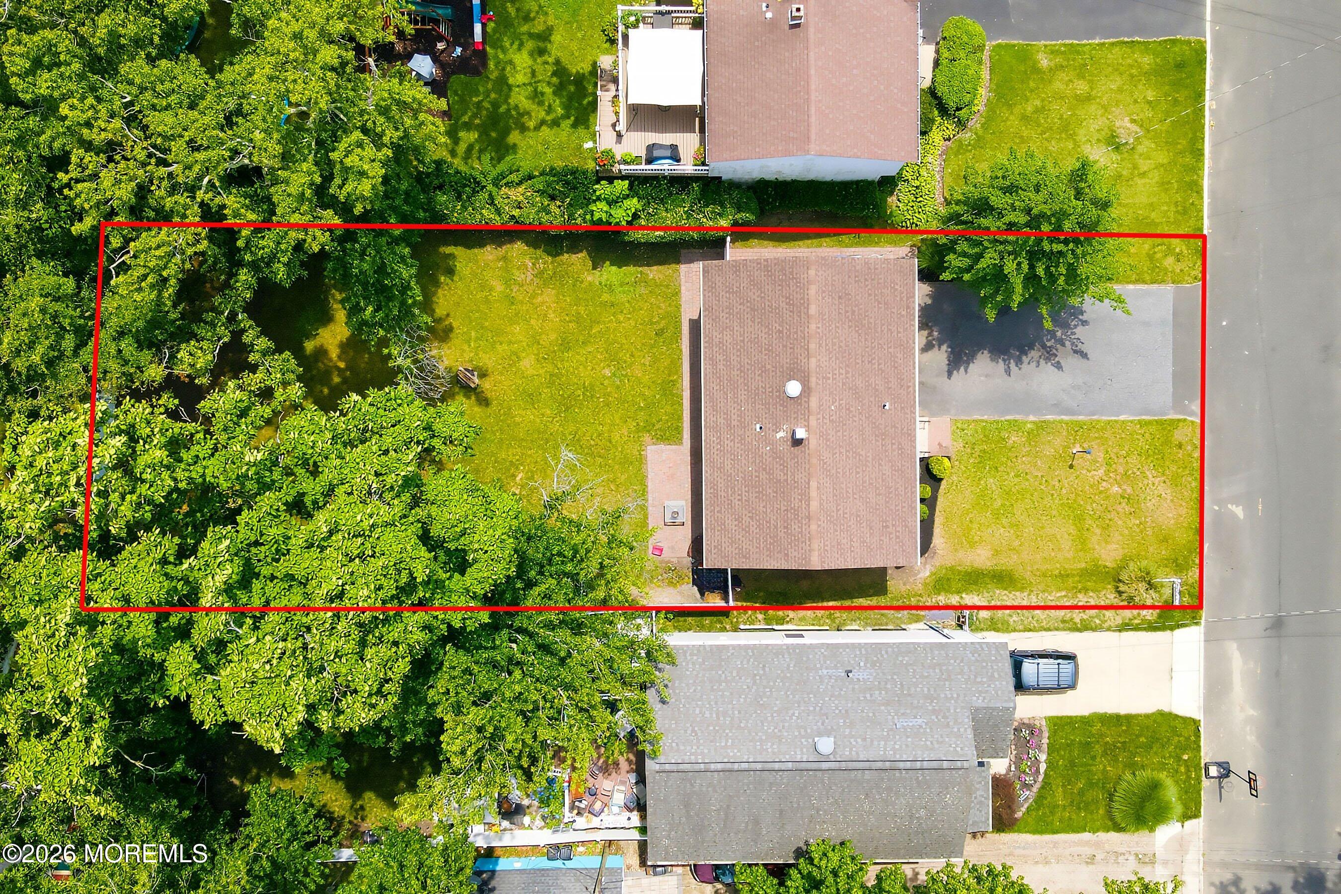 1608 Oakwood Road