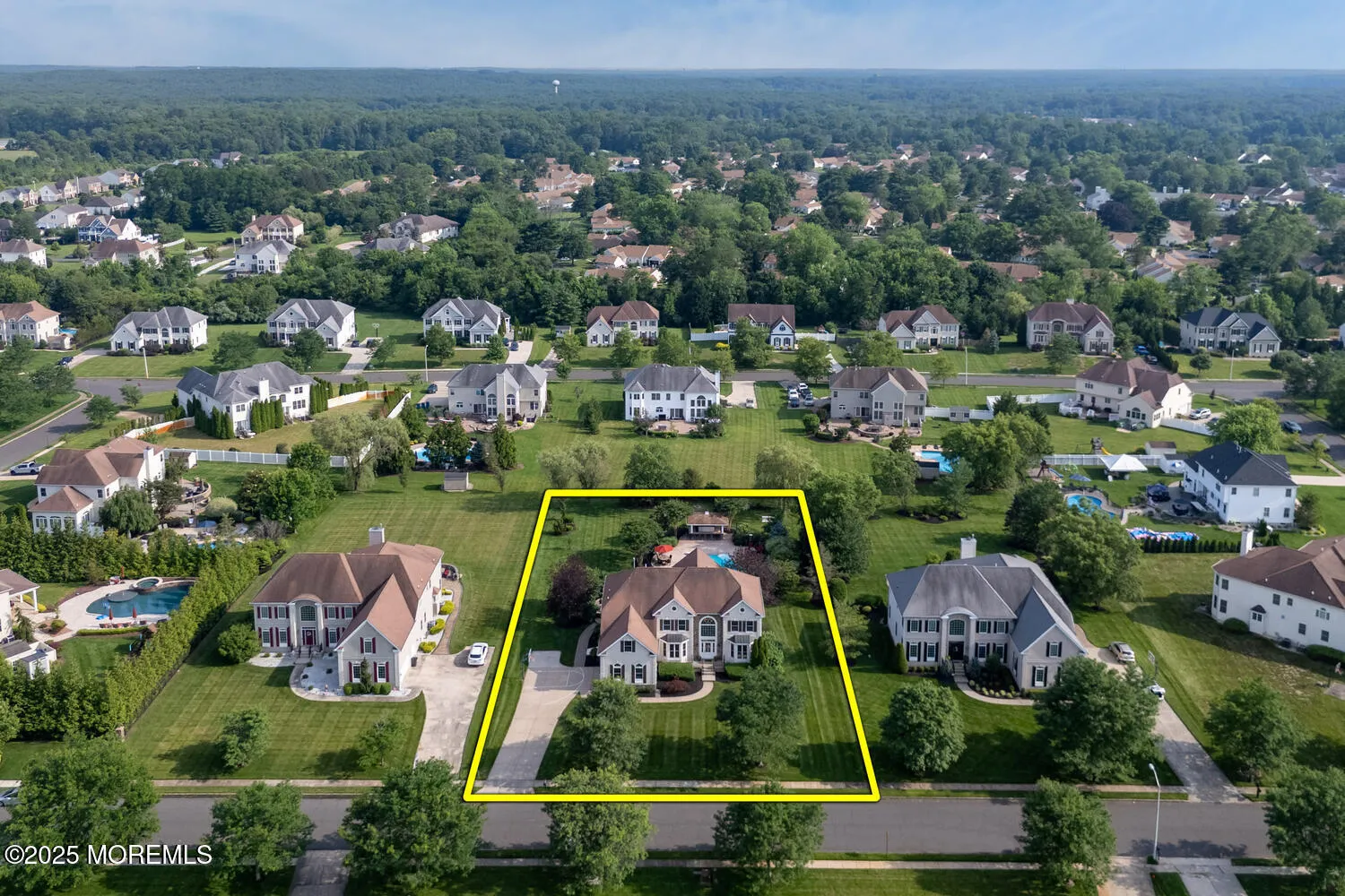 Freehold, New Jersey 07728, United States, 4 Bedrooms Bedrooms, ,3 BathroomsBathrooms,Residential,Active,160853