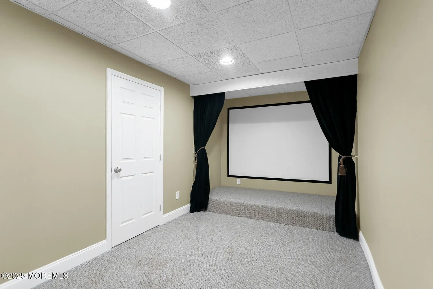 Freehold, New Jersey 07728, United States, 4 Bedrooms Bedrooms, ,3 BathroomsBathrooms,Residential,Active,160853