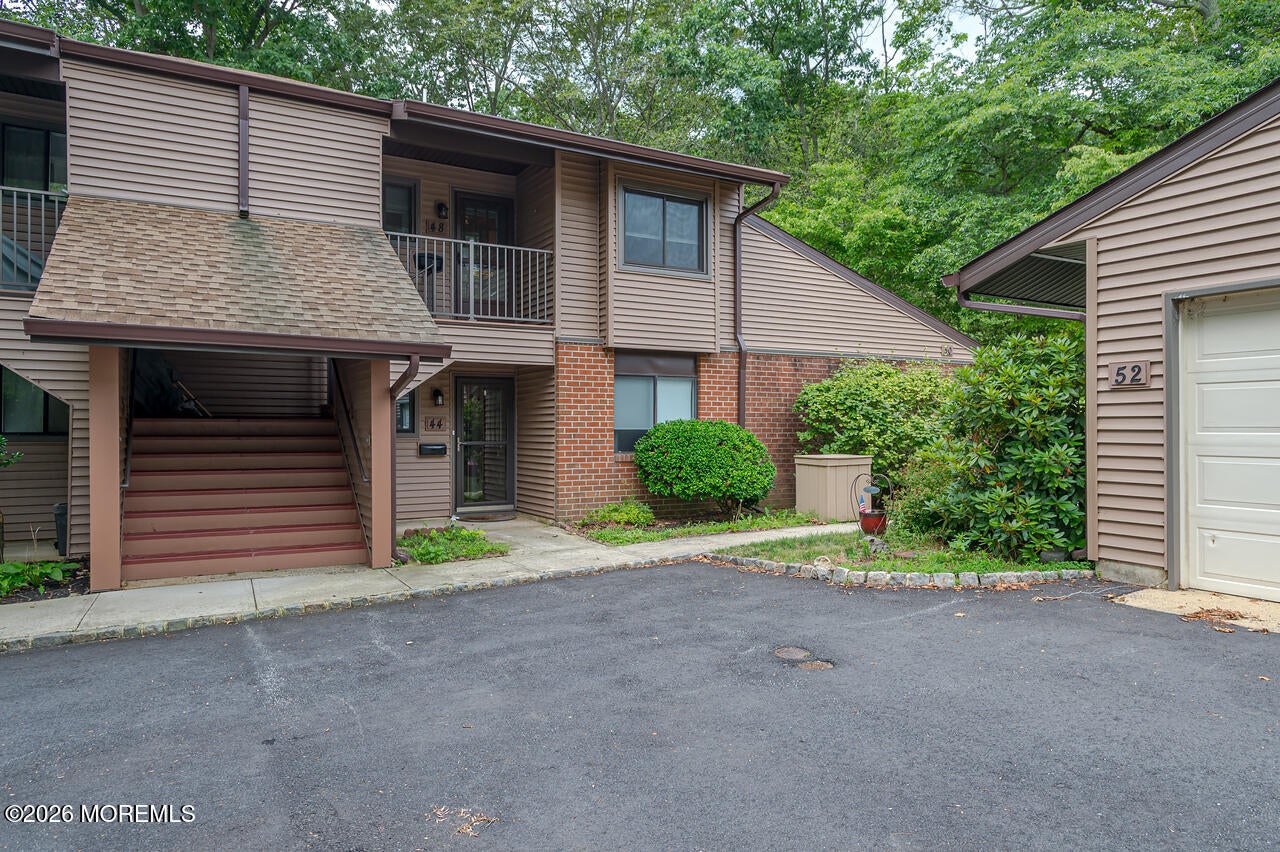 48 Ellsworth Court
