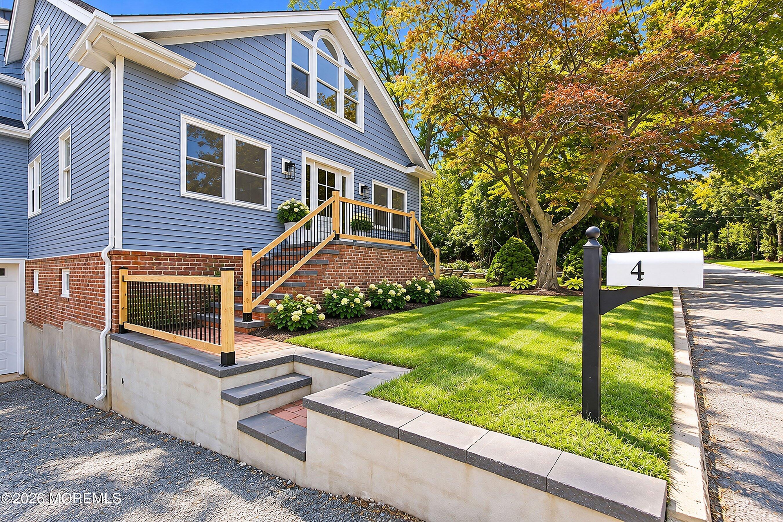 4 Oneida Avenue