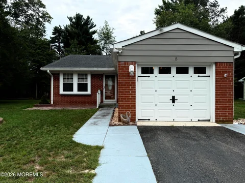 MLS: 22628203