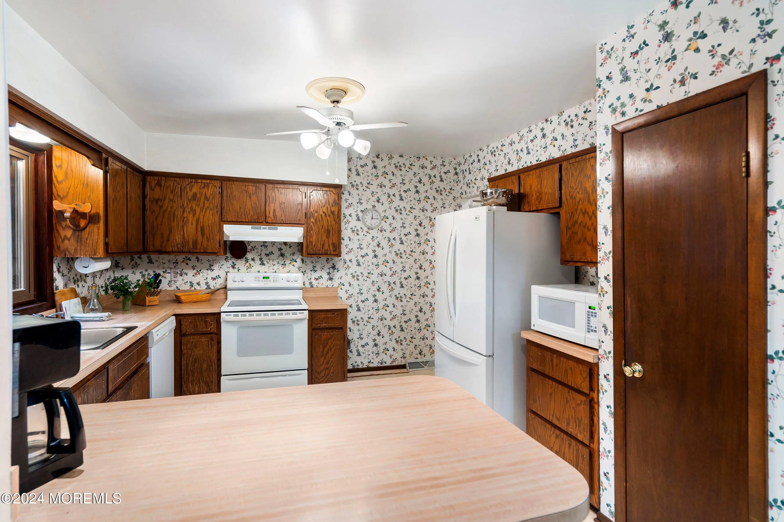 Millstone, New Jersey 08510, United States, 3 Bedrooms Bedrooms, ,2 BathroomsBathrooms,Residential,Active,92639