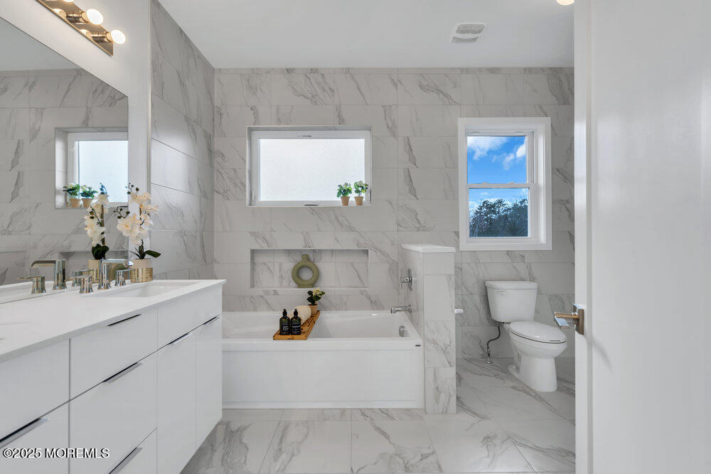 Jackson, New Jersey, 08527, United States, 6 Bedrooms Bedrooms, ,4 BathroomsBathrooms,Residential,Active,2041731