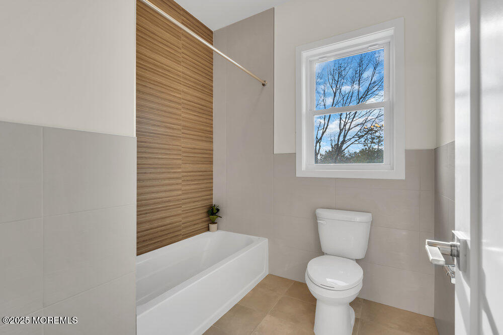 Jackson, New Jersey, 08527, United States, 6 Bedrooms Bedrooms, ,4 BathroomsBathrooms,Residential,Active,2041731