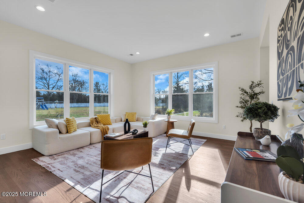 Jackson, New Jersey, 08527, United States, 6 Bedrooms Bedrooms, ,4 BathroomsBathrooms,Residential,Active,2041731