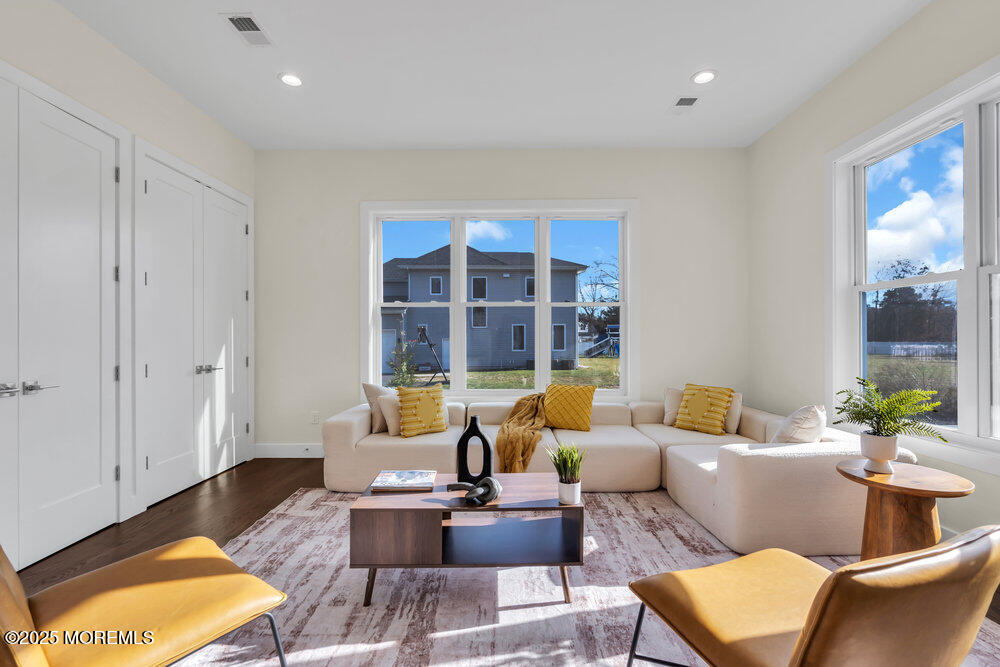 Jackson, New Jersey, 08527, United States, 6 Bedrooms Bedrooms, ,4 BathroomsBathrooms,Residential,Active,2041731