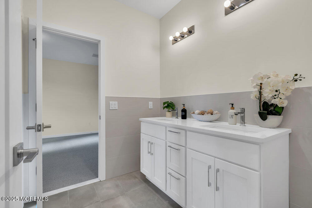 Jackson, New Jersey, 08527, United States, 6 Bedrooms Bedrooms, ,4 BathroomsBathrooms,Residential,Active,2041731