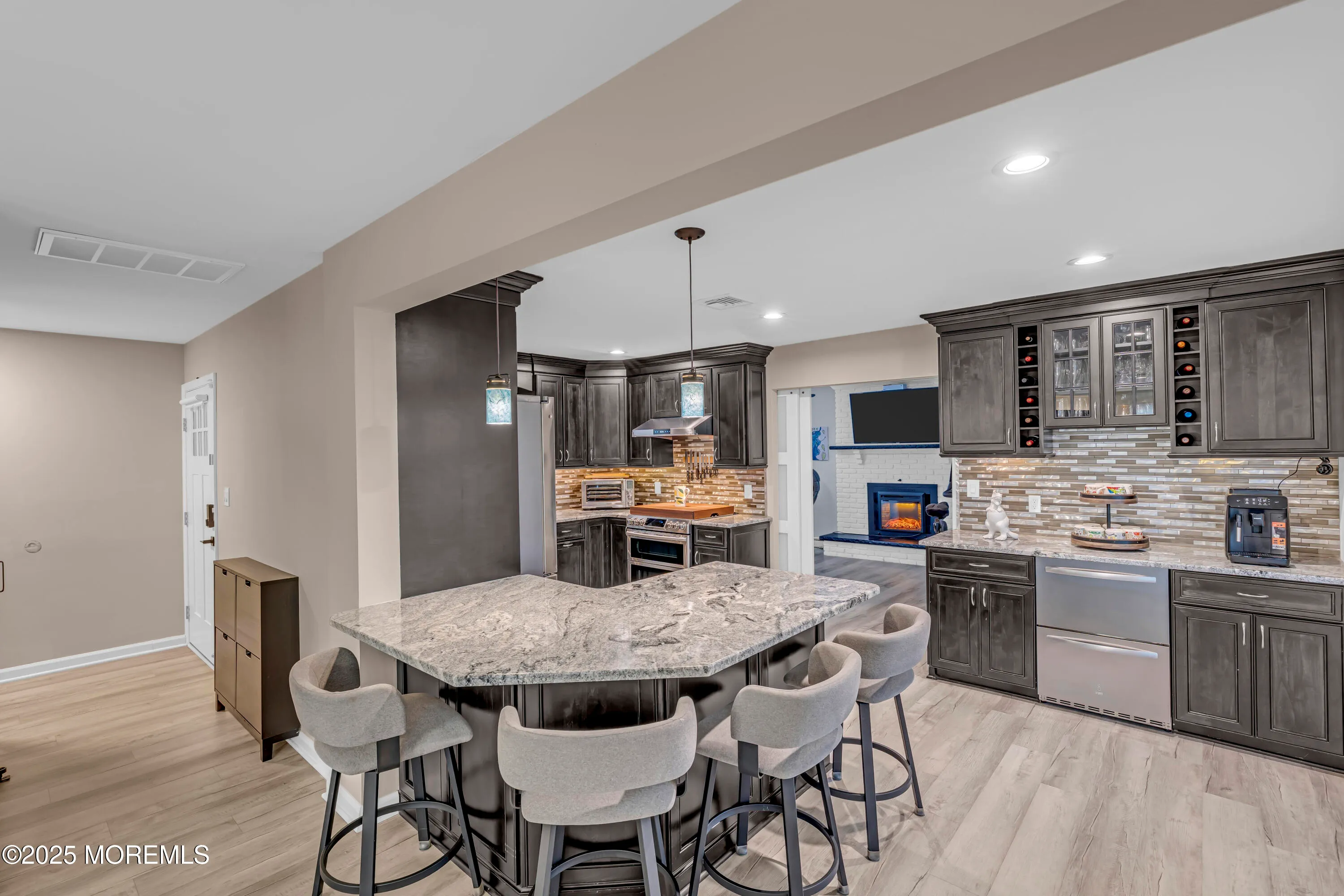 Aberdeen, New Jersey 07747, United States, 3 Bedrooms Bedrooms, ,2 BathroomsBathrooms,Residential,Pending,148229