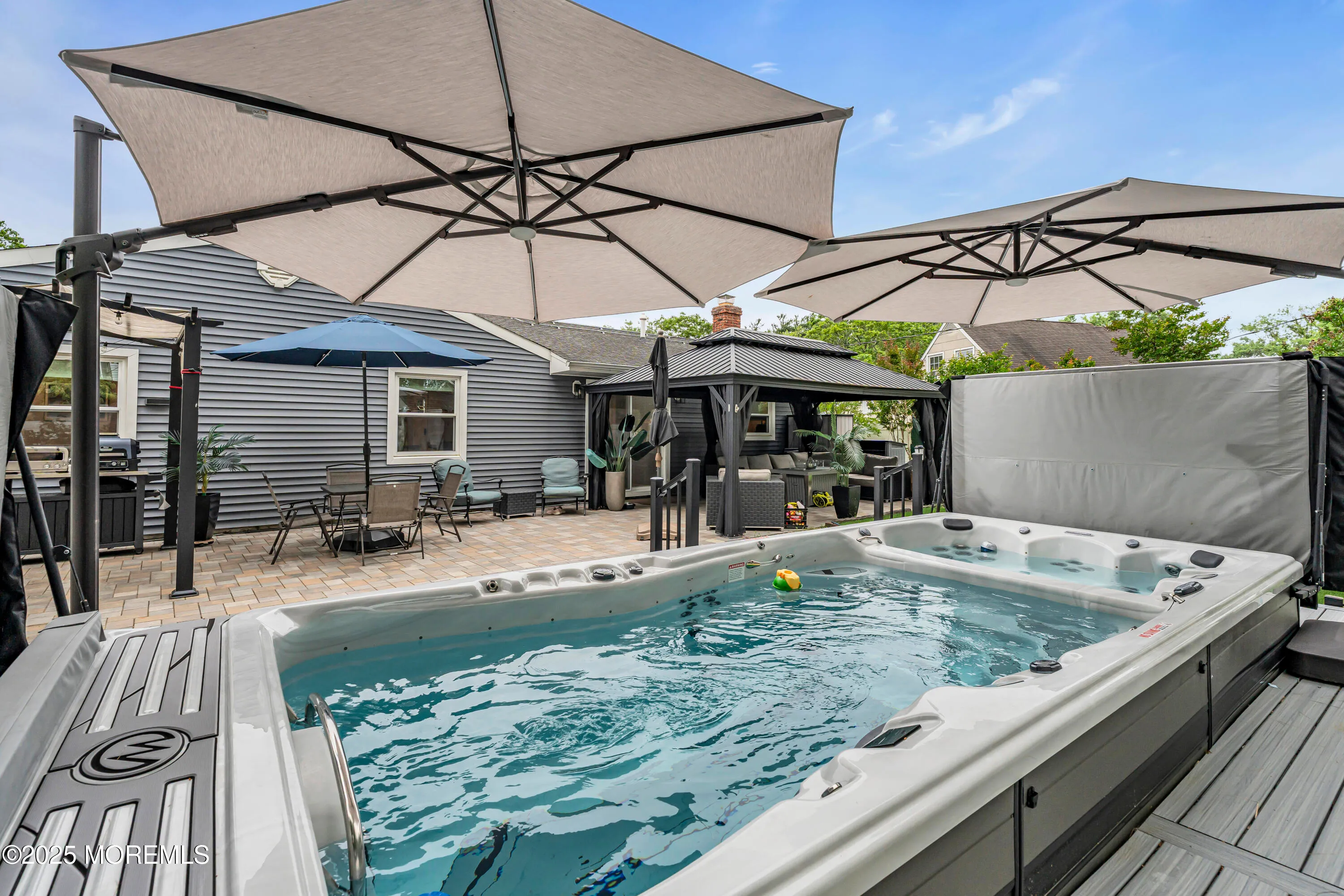 Aberdeen, New Jersey 07747, United States, 3 Bedrooms Bedrooms, ,2 BathroomsBathrooms,Residential,Pending,148229