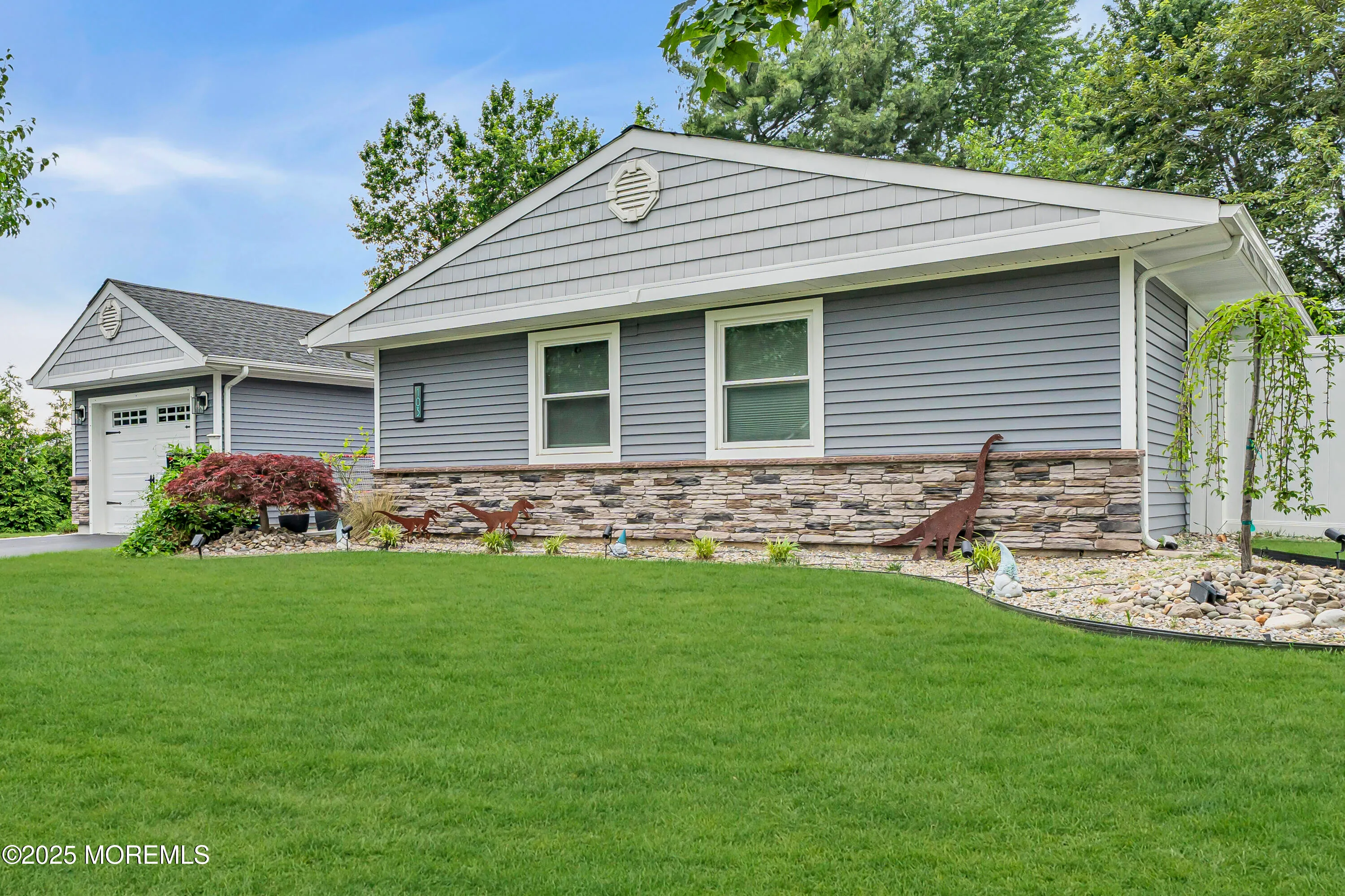 Aberdeen, New Jersey 07747, United States, 3 Bedrooms Bedrooms, ,2 BathroomsBathrooms,Residential,Pending,148229