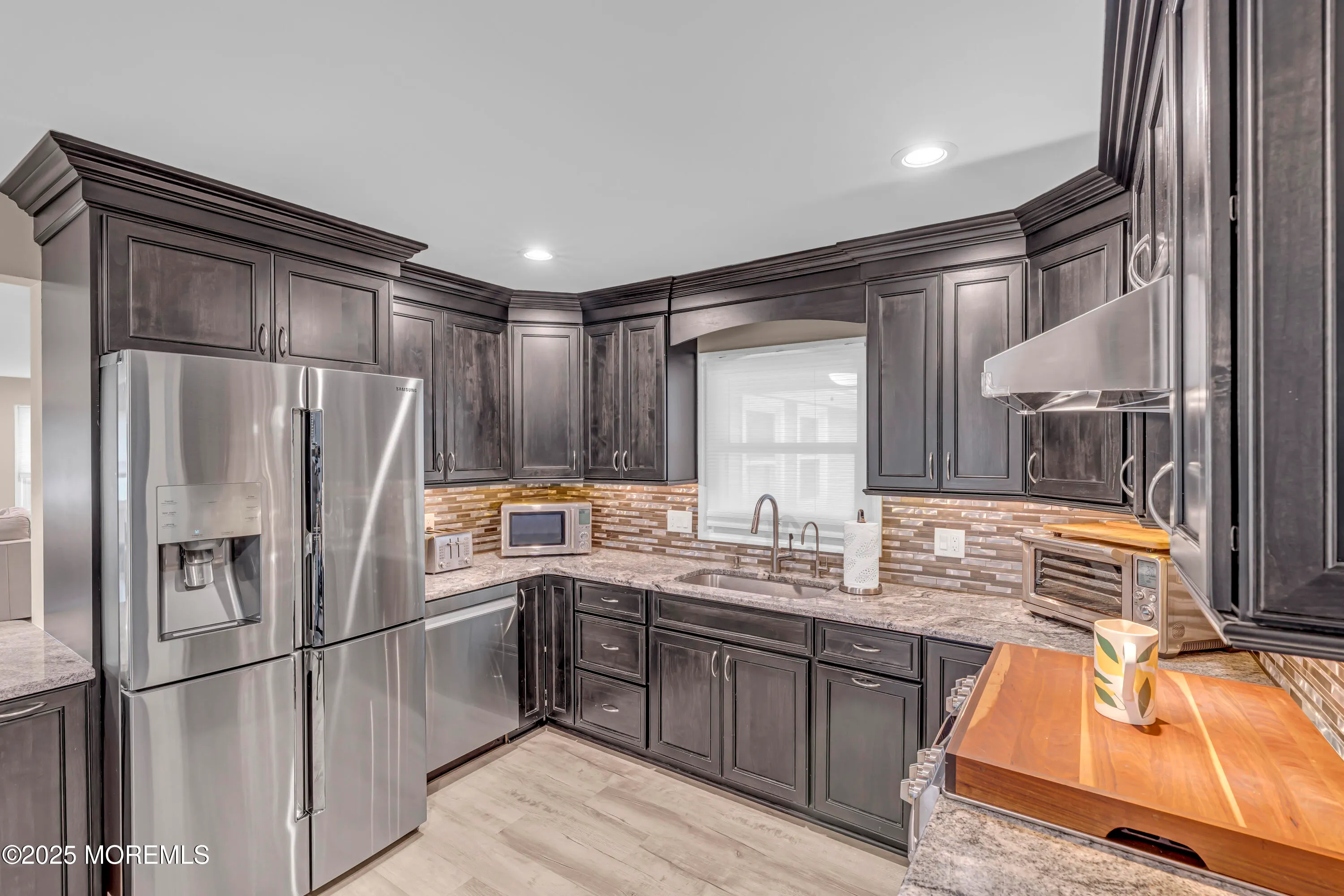 Aberdeen, New Jersey 07747, United States, 3 Bedrooms Bedrooms, ,2 BathroomsBathrooms,Residential,Pending,148229