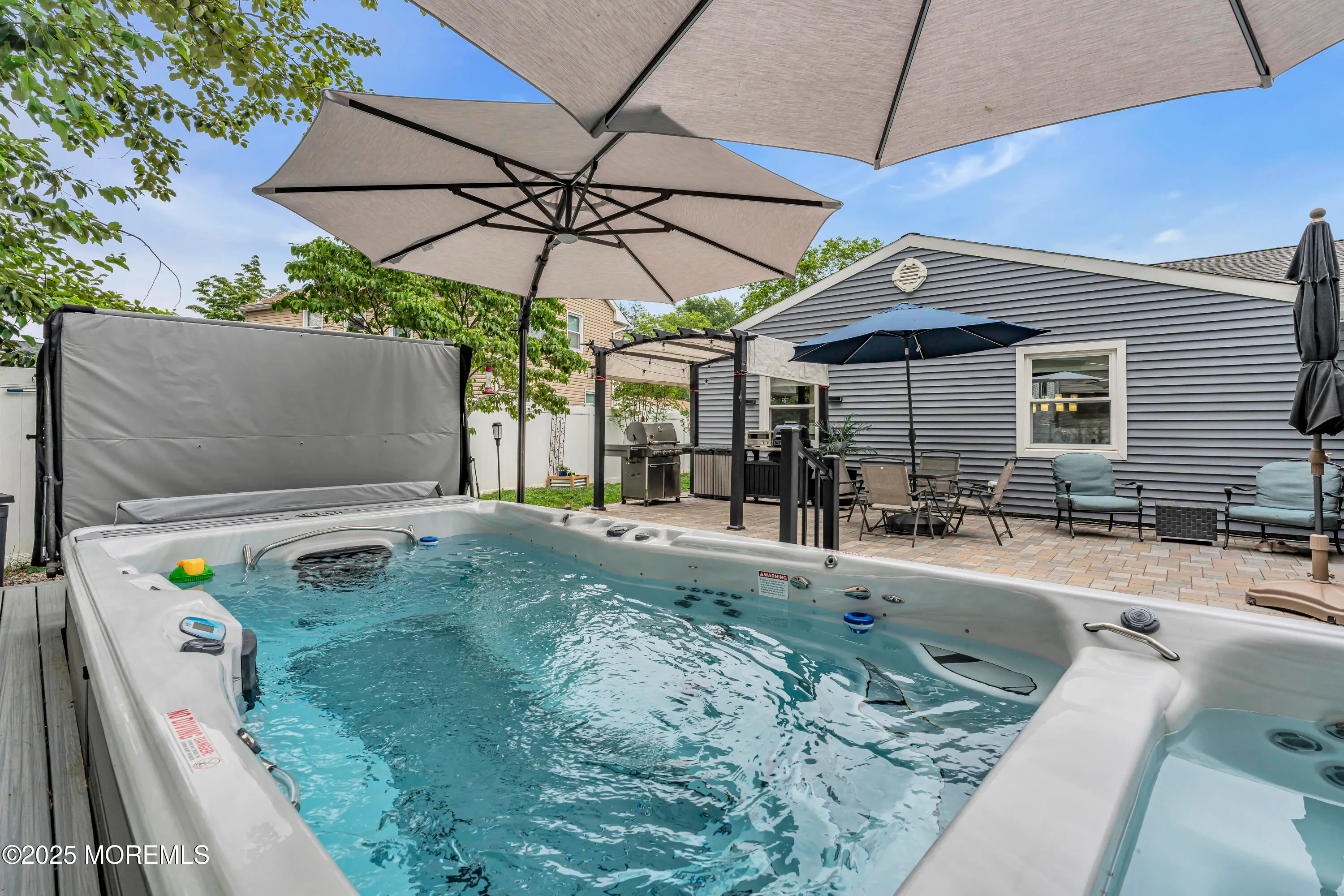 Aberdeen, New Jersey 07747, United States, 3 Bedrooms Bedrooms, ,2 BathroomsBathrooms,Residential,Pending,148229