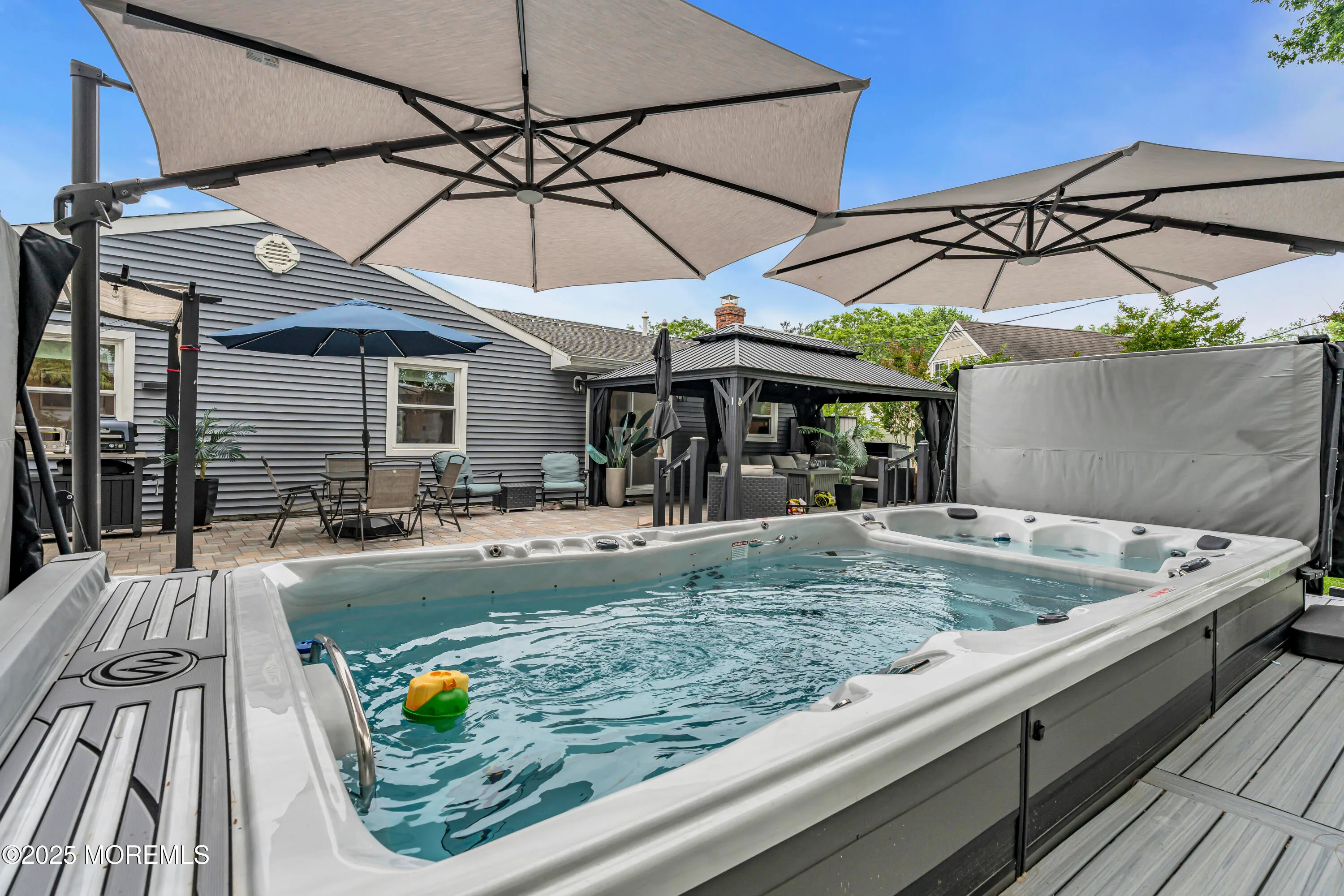 Aberdeen, New Jersey 07747, United States, 3 Bedrooms Bedrooms, ,2 BathroomsBathrooms,Residential,Pending,148229