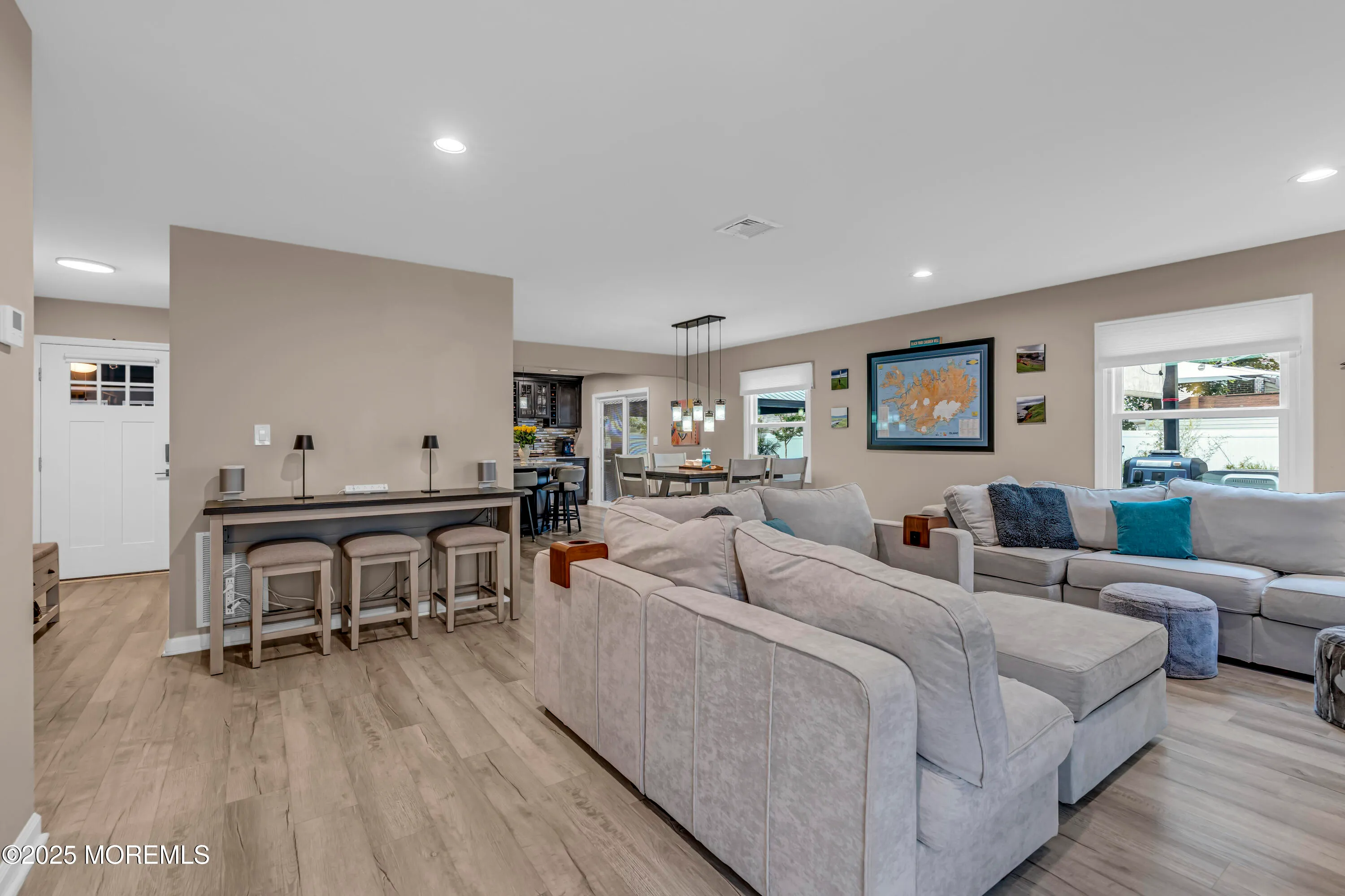 Aberdeen, New Jersey 07747, United States, 3 Bedrooms Bedrooms, ,2 BathroomsBathrooms,Residential,Pending,148229