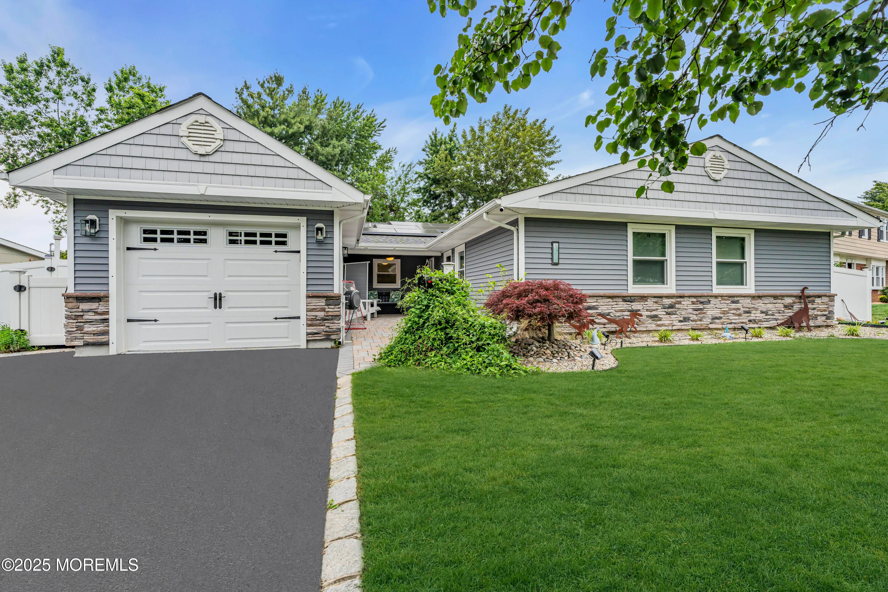 Aberdeen, New Jersey 07747, United States, 3 Bedrooms Bedrooms, ,2 BathroomsBathrooms,Residential,Pending,148229