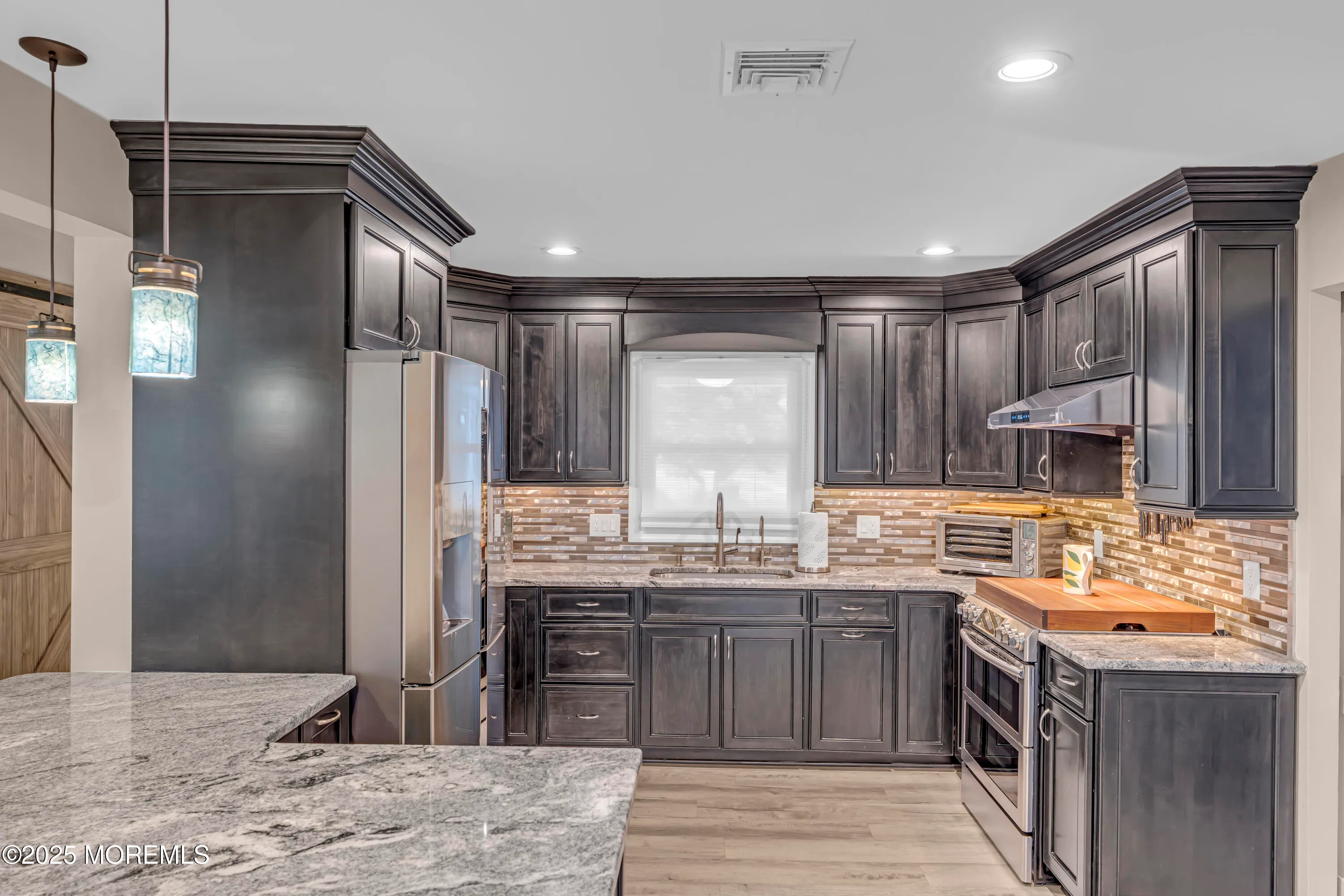 Aberdeen, New Jersey 07747, United States, 3 Bedrooms Bedrooms, ,2 BathroomsBathrooms,Residential,Pending,148229