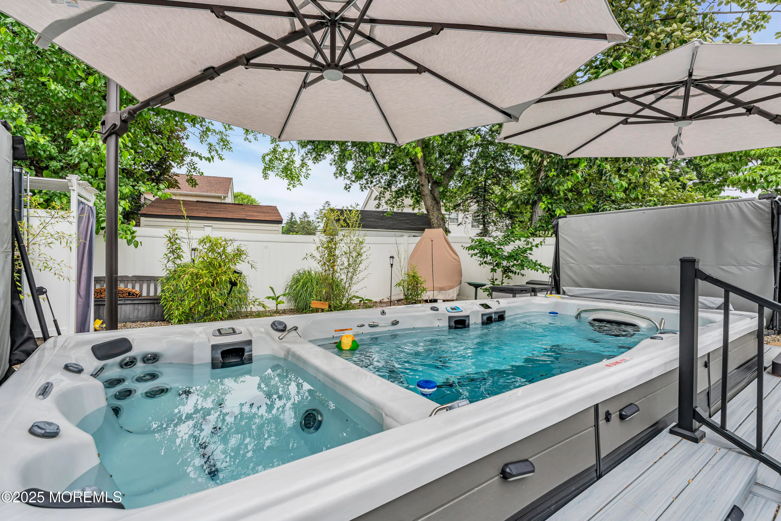 Aberdeen, New Jersey 07747, United States, 3 Bedrooms Bedrooms, ,2 BathroomsBathrooms,Residential,Pending,148229