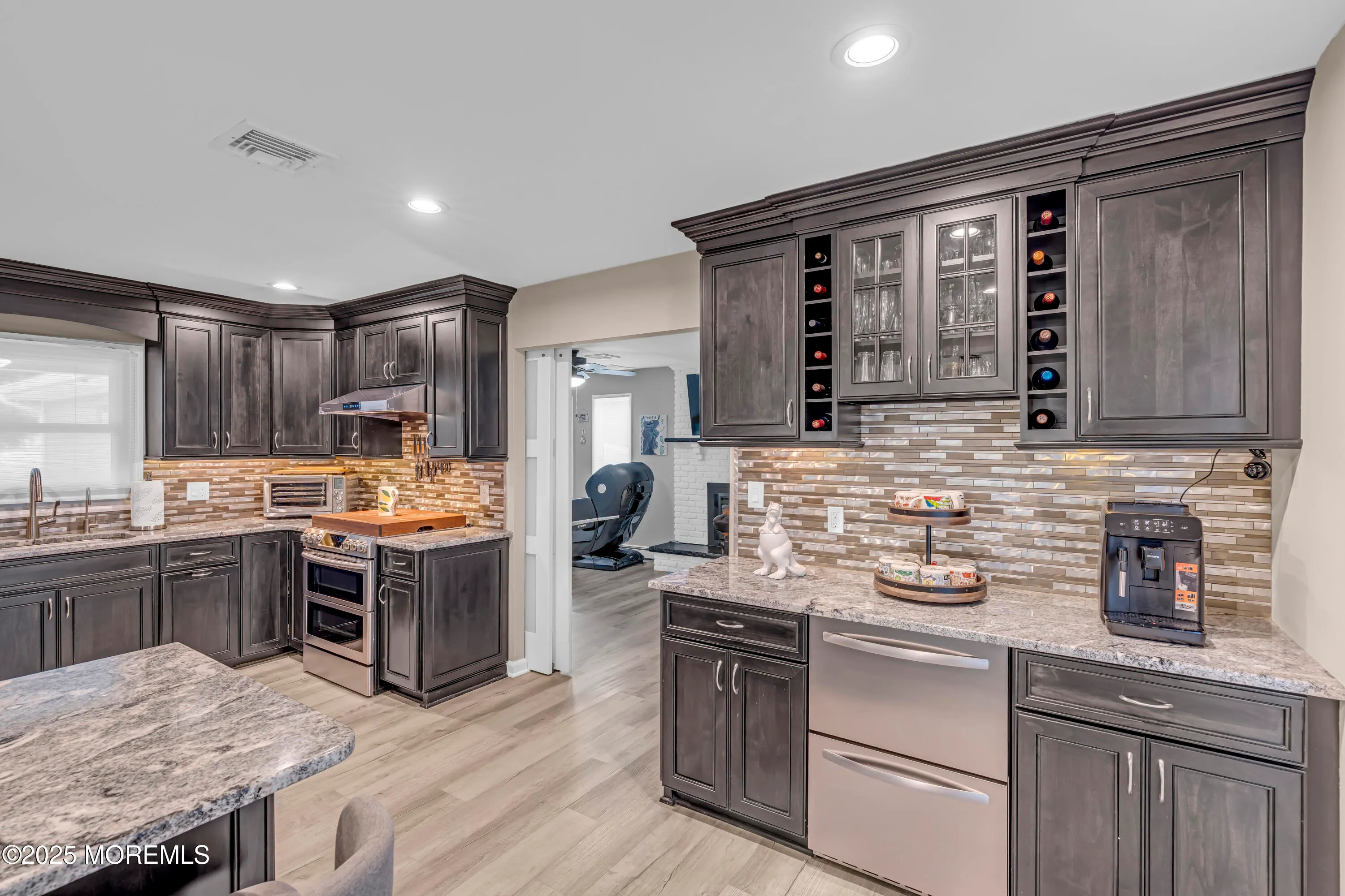 Aberdeen, New Jersey 07747, United States, 3 Bedrooms Bedrooms, ,2 BathroomsBathrooms,Residential,Pending,148229