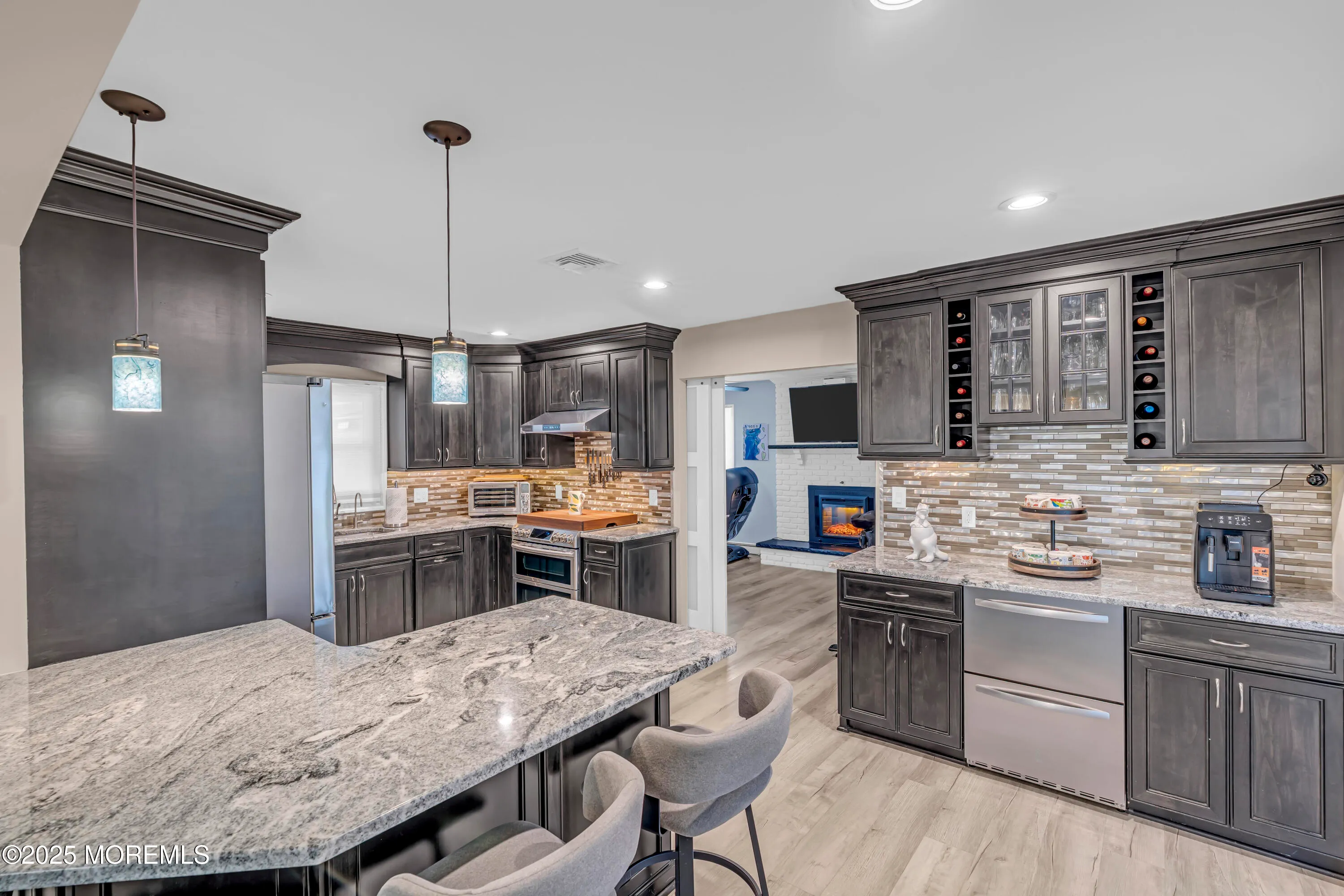 Aberdeen, New Jersey 07747, United States, 3 Bedrooms Bedrooms, ,2 BathroomsBathrooms,Residential,Pending,148229