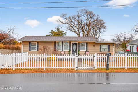 Photo of 655 Ellicott Avenue, Toms River, NJ 08753 (MLS # 22601005)