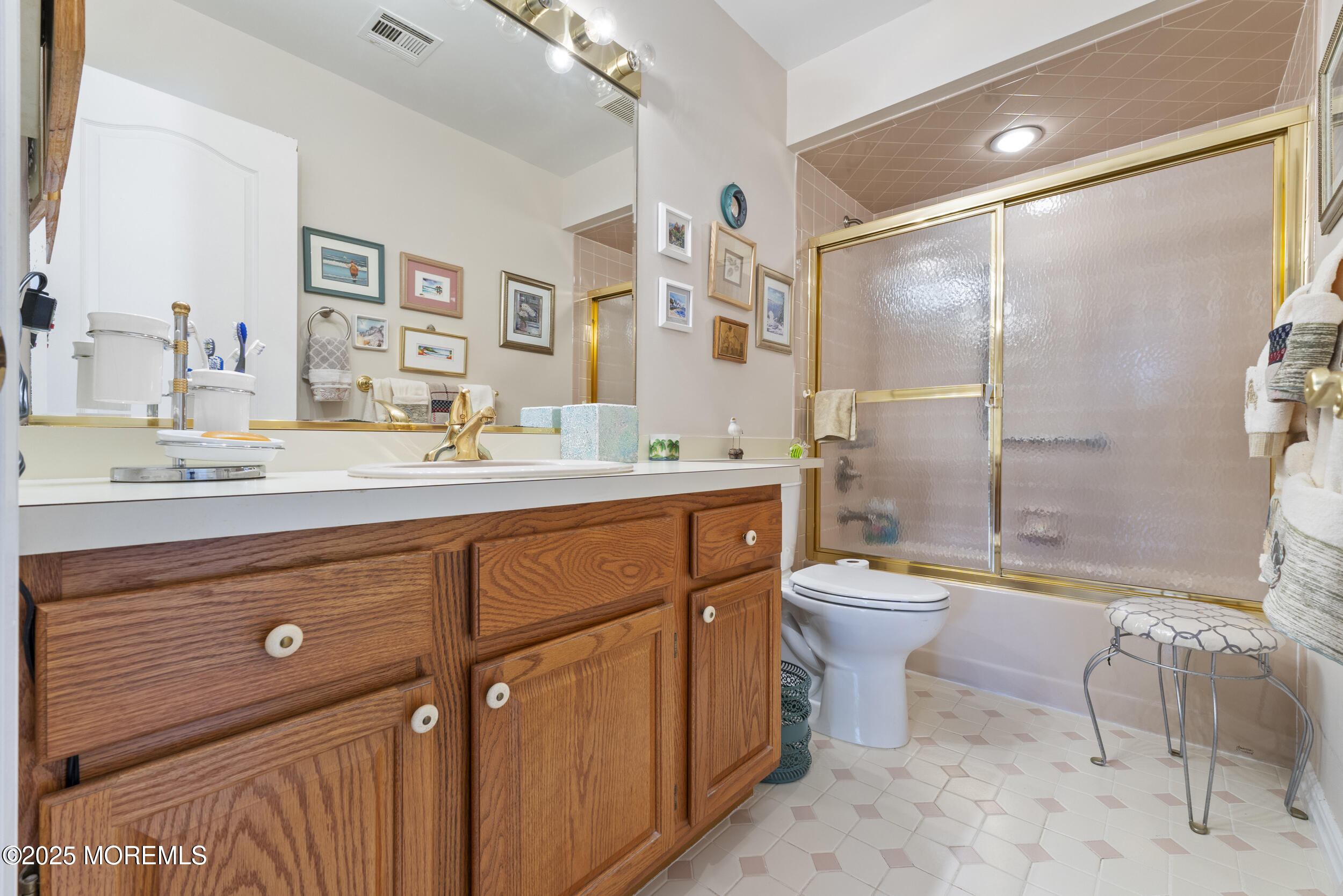 195 Canterbury Lane, Toms River, New Jersey image 14