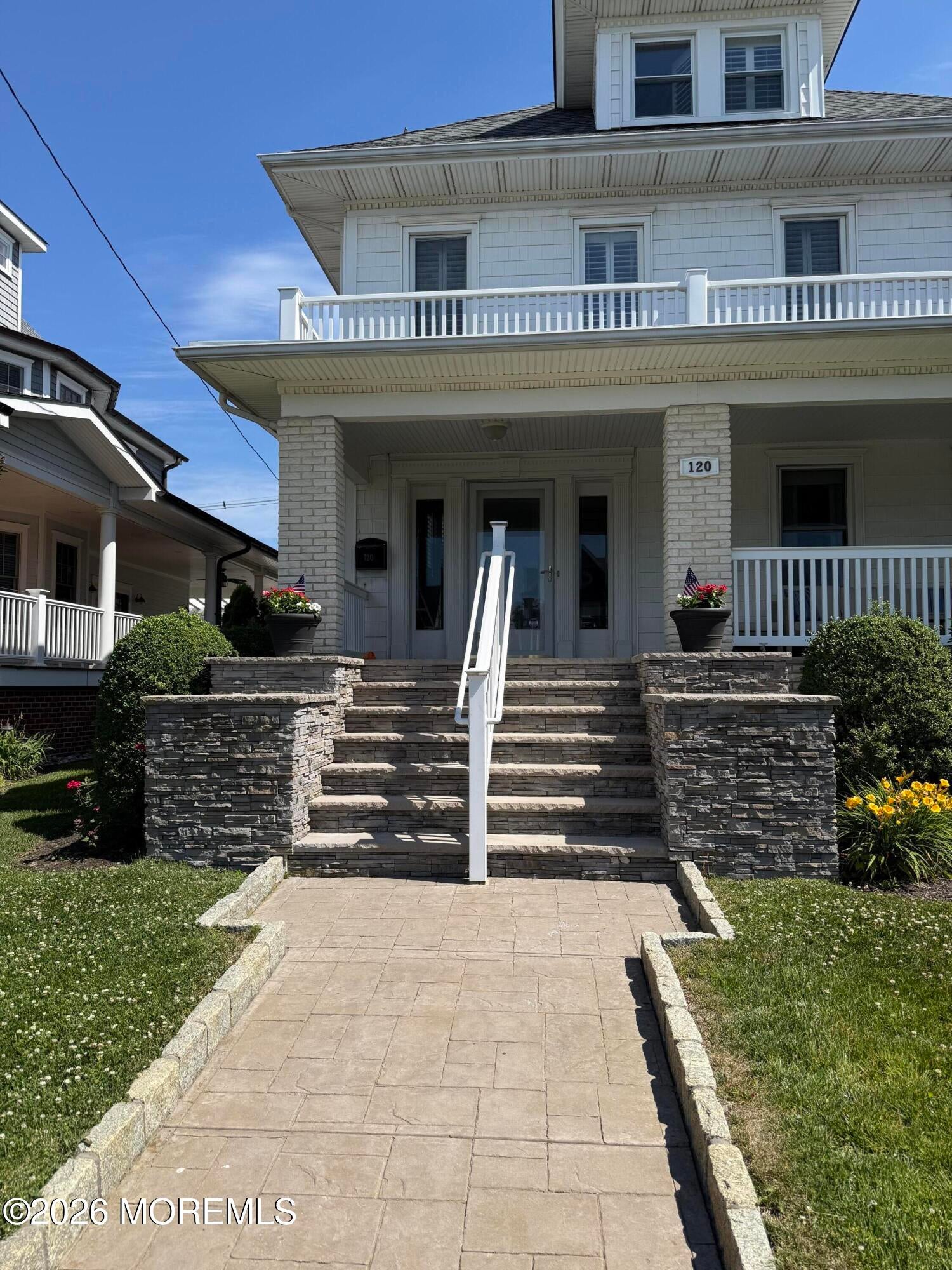 120 Garfield Avenue