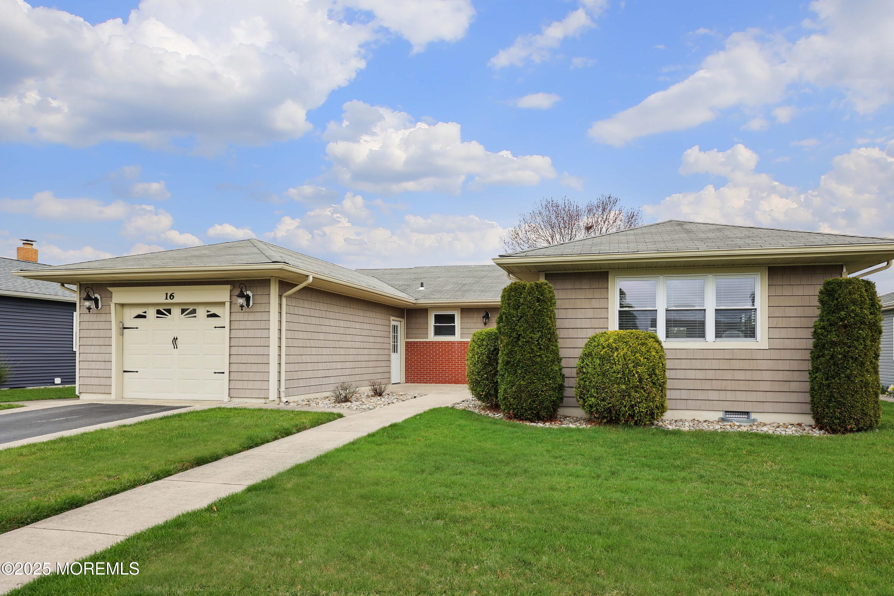 16 Mayaquez Lane, Toms River, New Jersey image 5