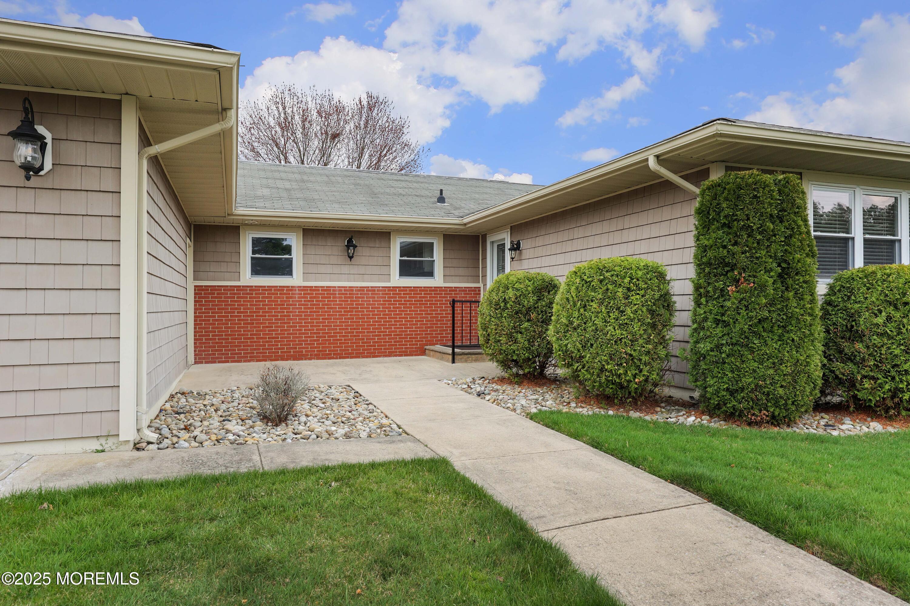 16 Mayaquez Lane, Toms River, New Jersey image 3