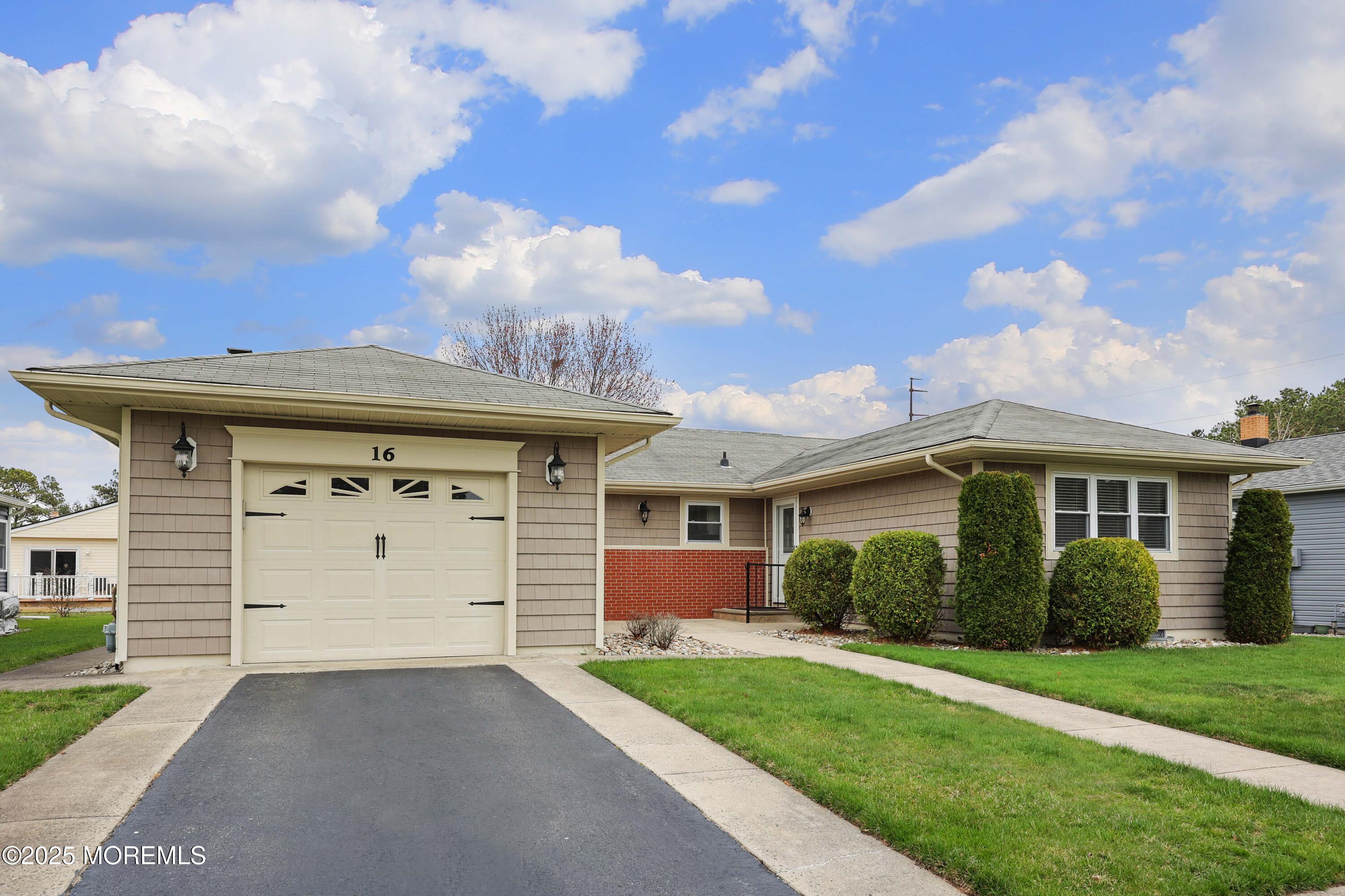 16 Mayaquez Lane, Toms River, New Jersey image 4