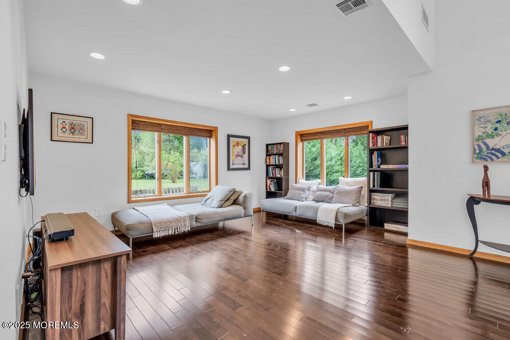 44 Lake Shore Drive, Red Bank, New Jersey image 18