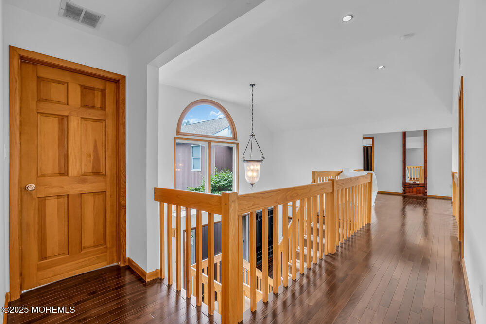 44 Lake Shore Drive, Red Bank, New Jersey image 43