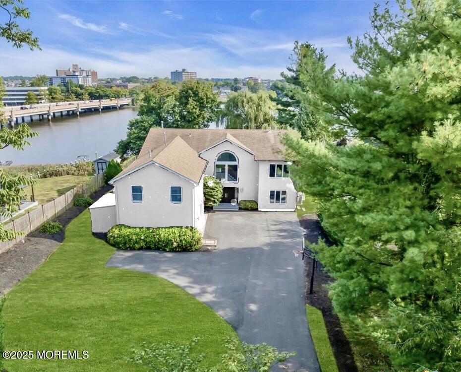 44 Lake Shore Drive