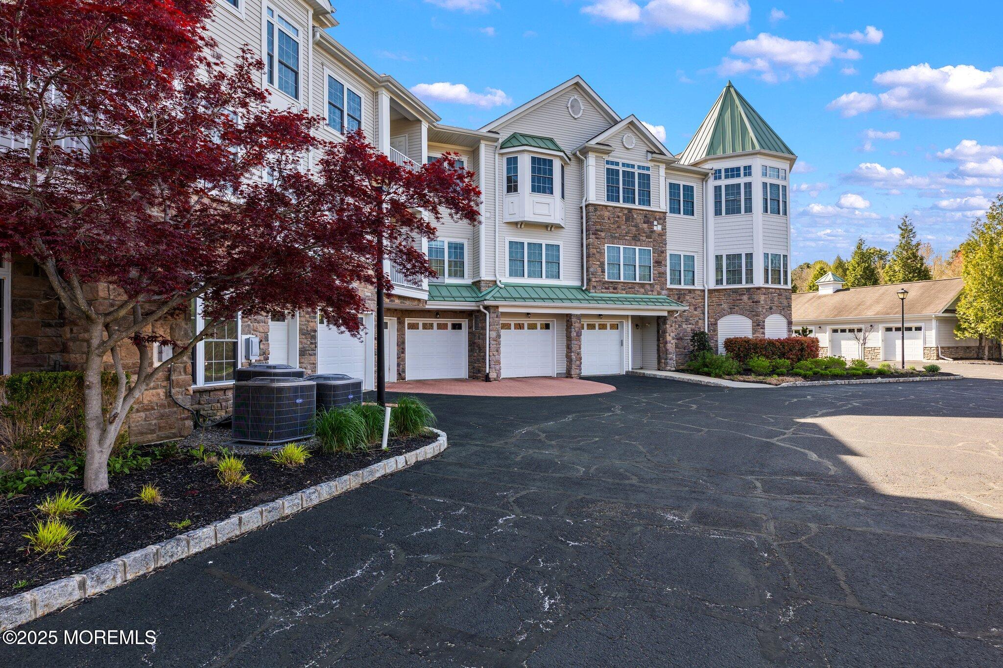 10318 Falston Circle #318, Old Bridge, New Jersey image 3