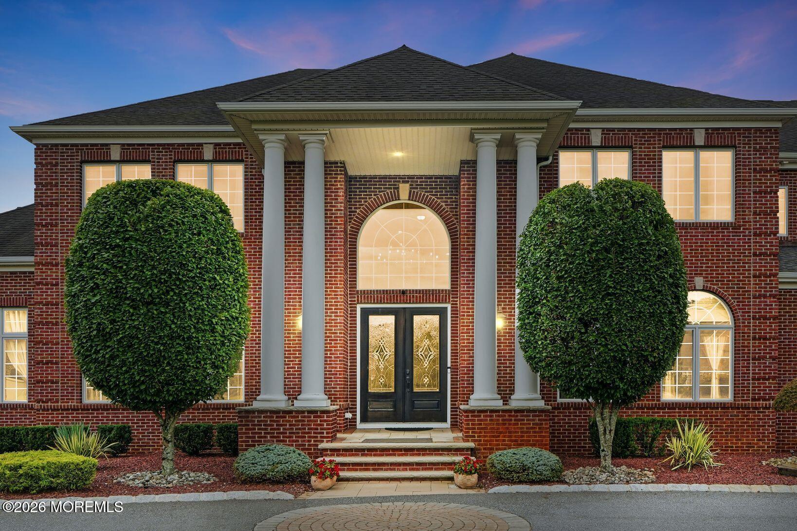 7 Crystal Court