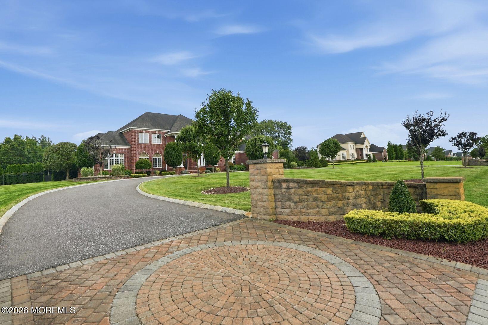 7 Crystal Court