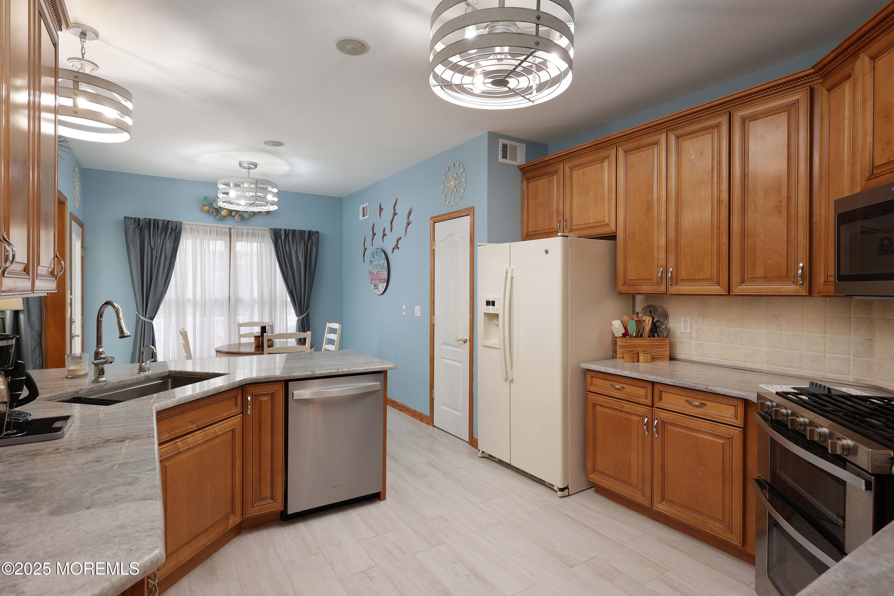 210 Sunrise Boulevard, Forked River, New Jersey image 13